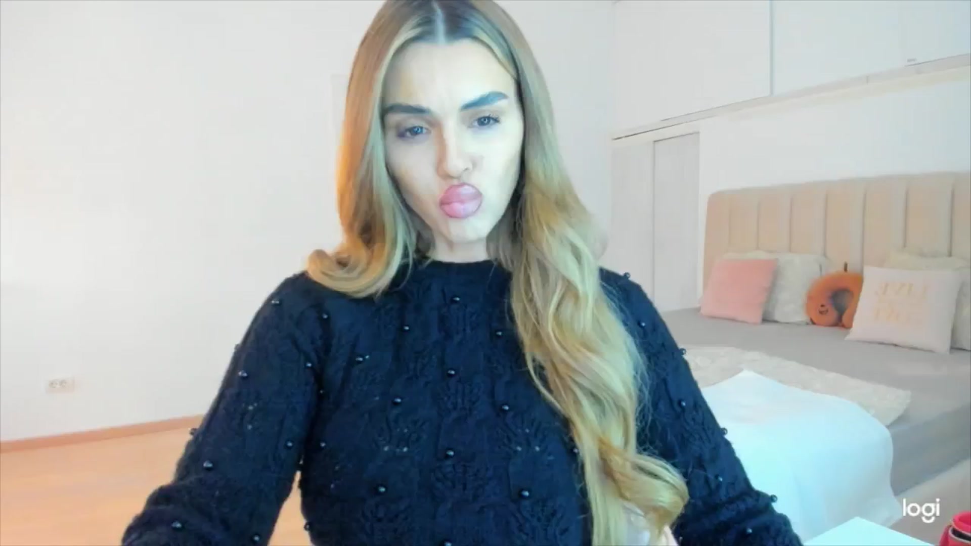 Gallery image thumbnail from DJMonica's myfreecams stream on, 10/22/2024, 15:25 image 1 of 20