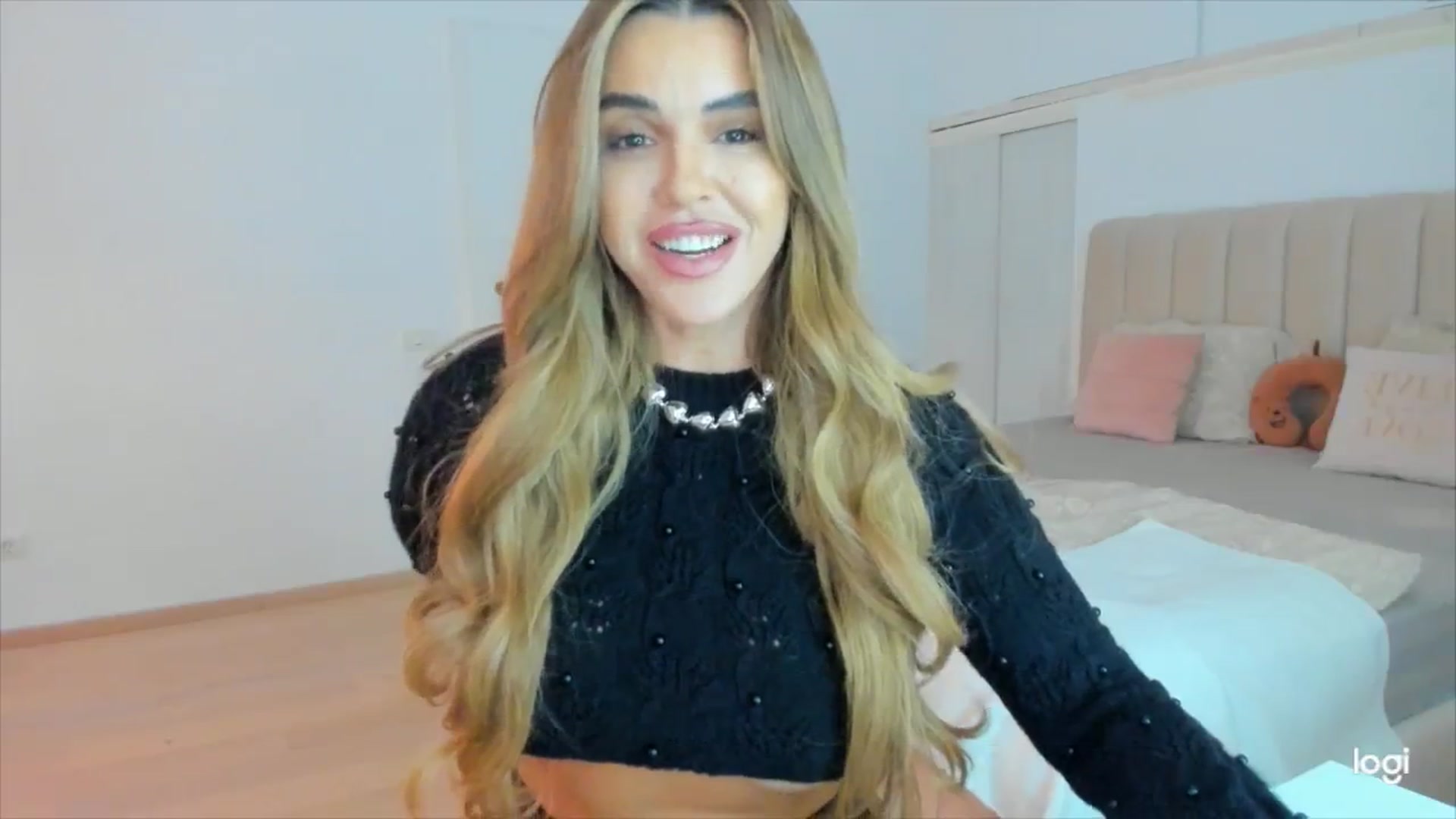 Gallery image thumbnail from DJMonica's myfreecams stream on, 10/22/2024, 15:25 image 8 of 20