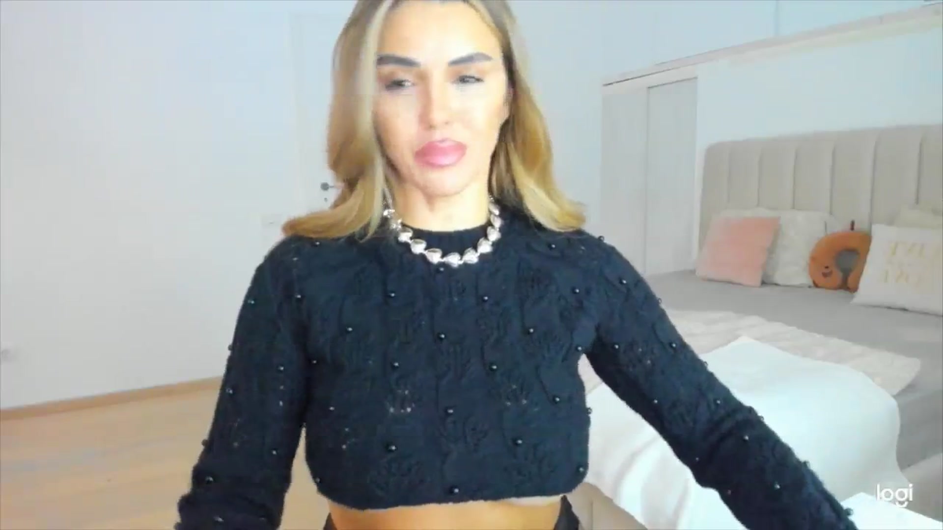 Gallery image thumbnail from DJMonica's myfreecams stream on, 10/22/2024, 15:25 image 12 of 20