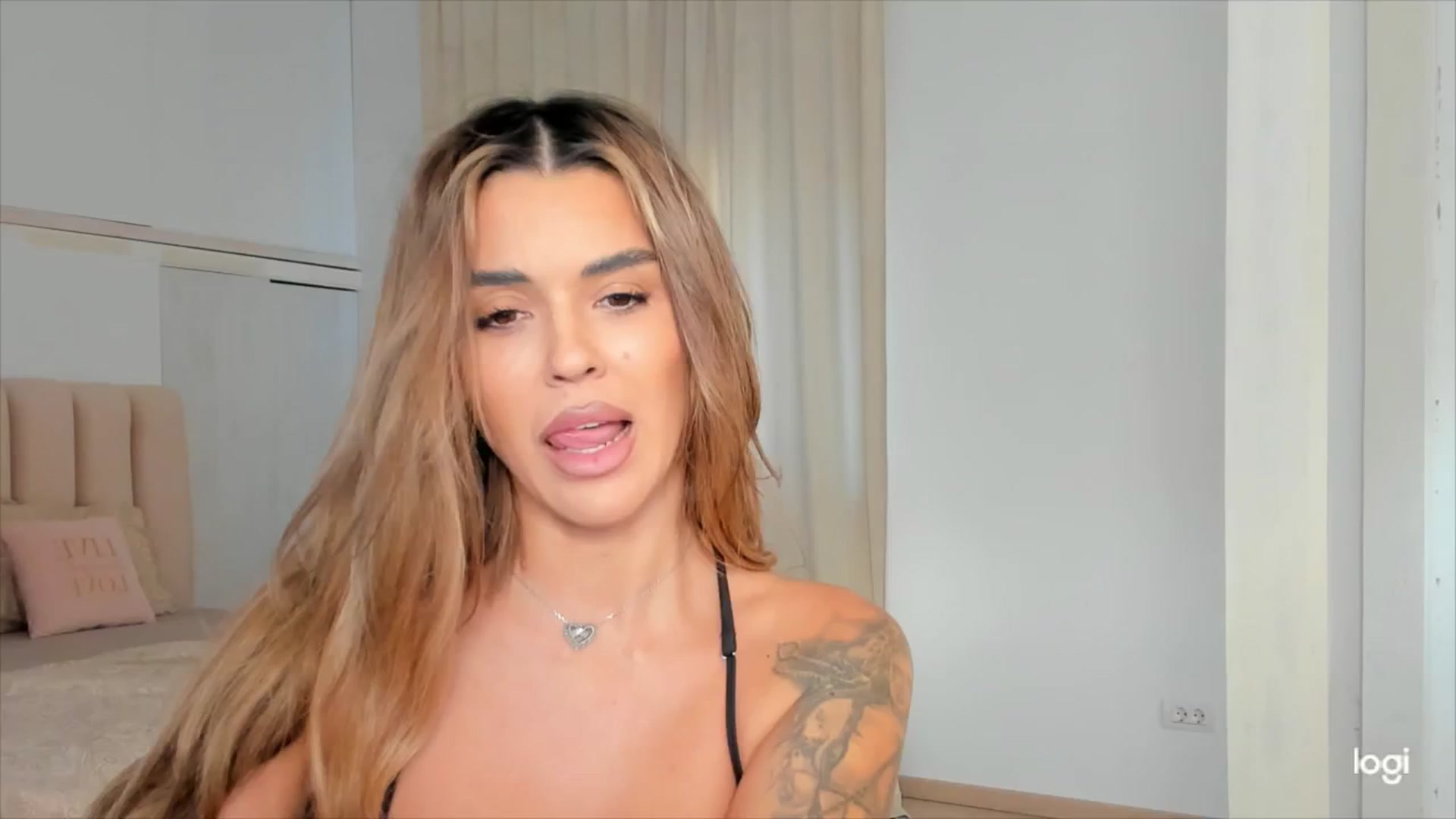 Gallery image thumbnail from DJMonica's myfreecams stream on, 10/23/2024, 14:24 image 17 of 20
