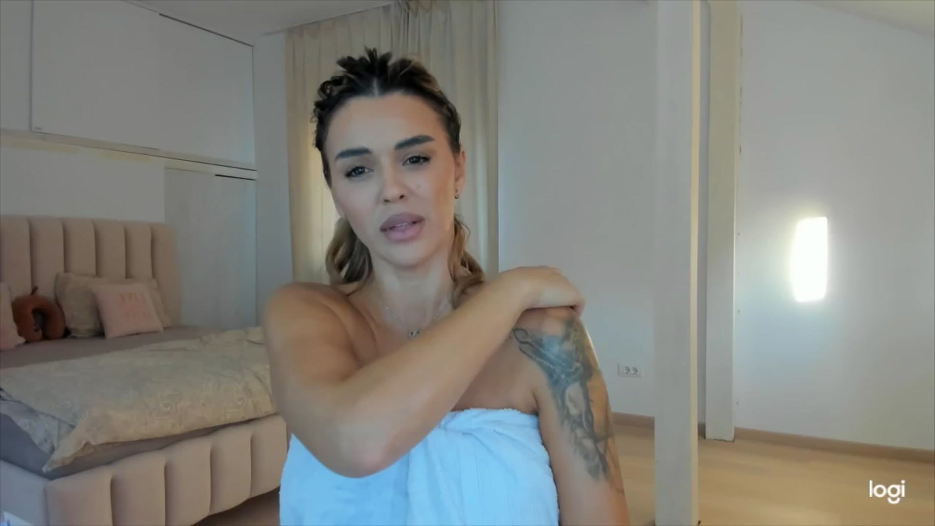 Gallery image thumbnail from DJMonica's myfreecams stream on, 10/23/2024, 15:14 image 1 of 20