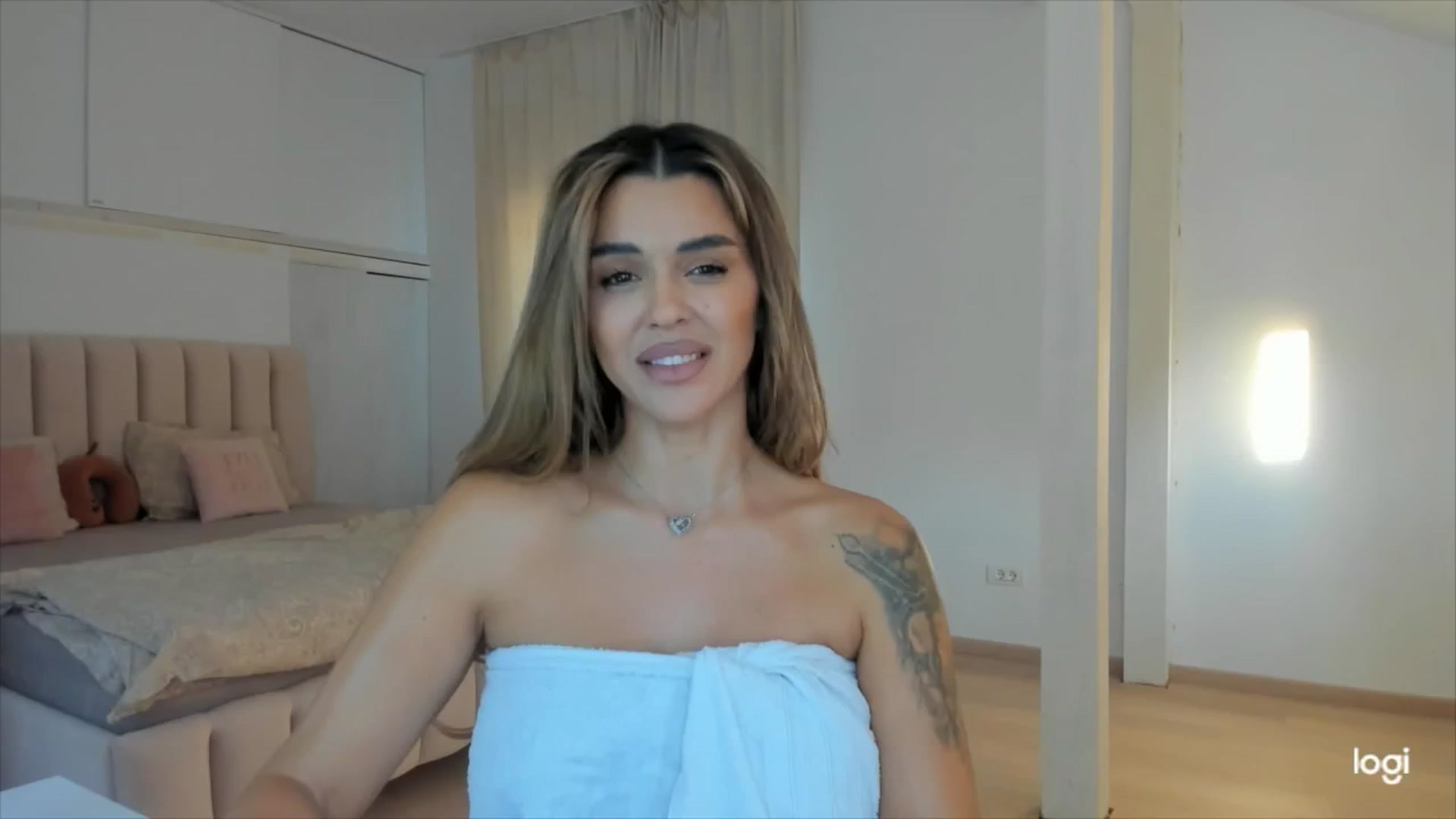 Gallery image thumbnail from DJMonica's myfreecams stream on, 10/23/2024, 15:14 image 3 of 20