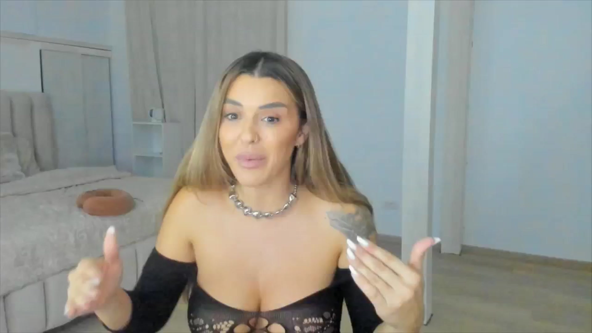 Gallery image thumbnail from DJMonica's myfreecams stream on, 11/09/2024, 15:59 image 4 of 20
