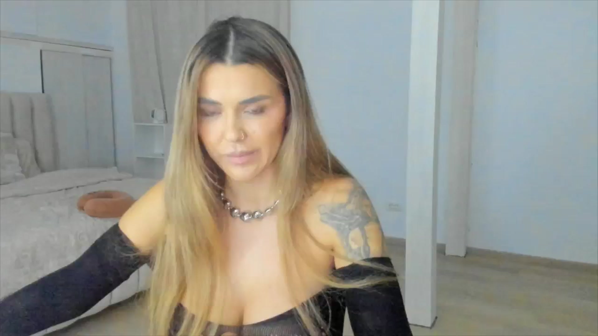 Gallery image thumbnail from DJMonica's myfreecams stream on, 11/09/2024, 15:59 image 6 of 20
