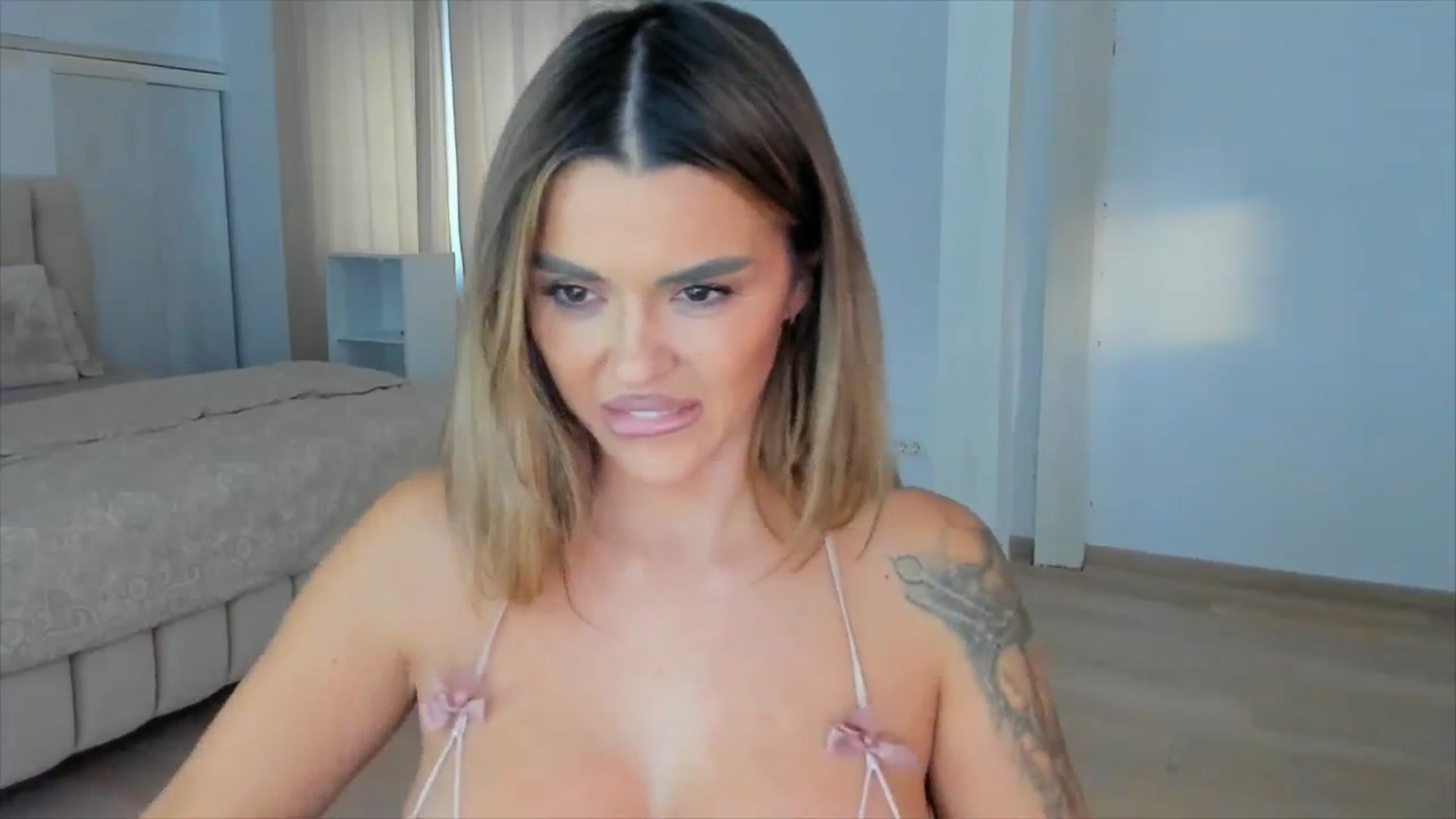 Gallery image thumbnail from DJMonica's myfreecams stream on, 11/13/2024, 14:26 image 15 of 20