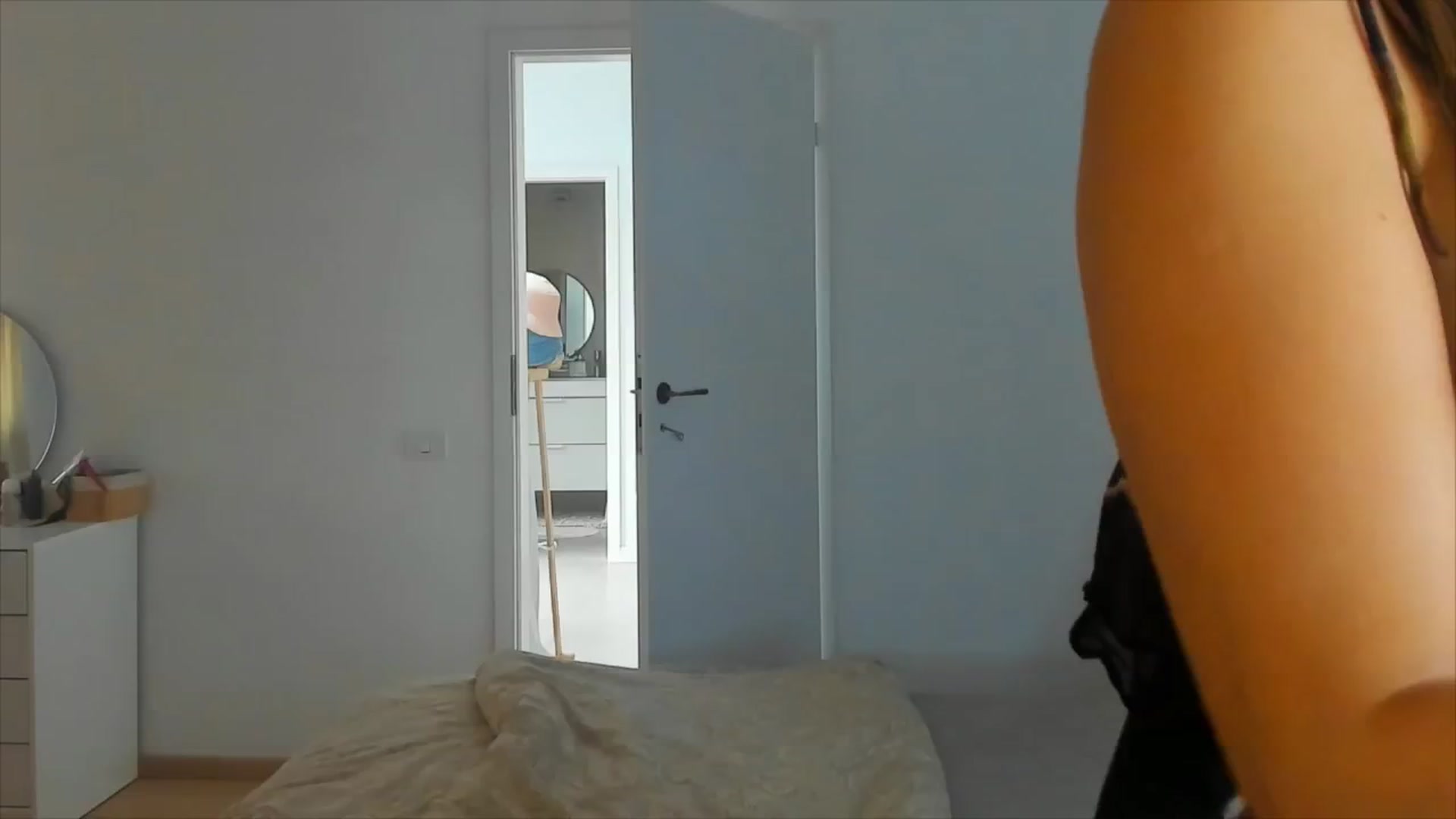 Gallery image thumbnail from DJMonica's myfreecams stream on, 11/14/2024, 12:52 image 10 of 20