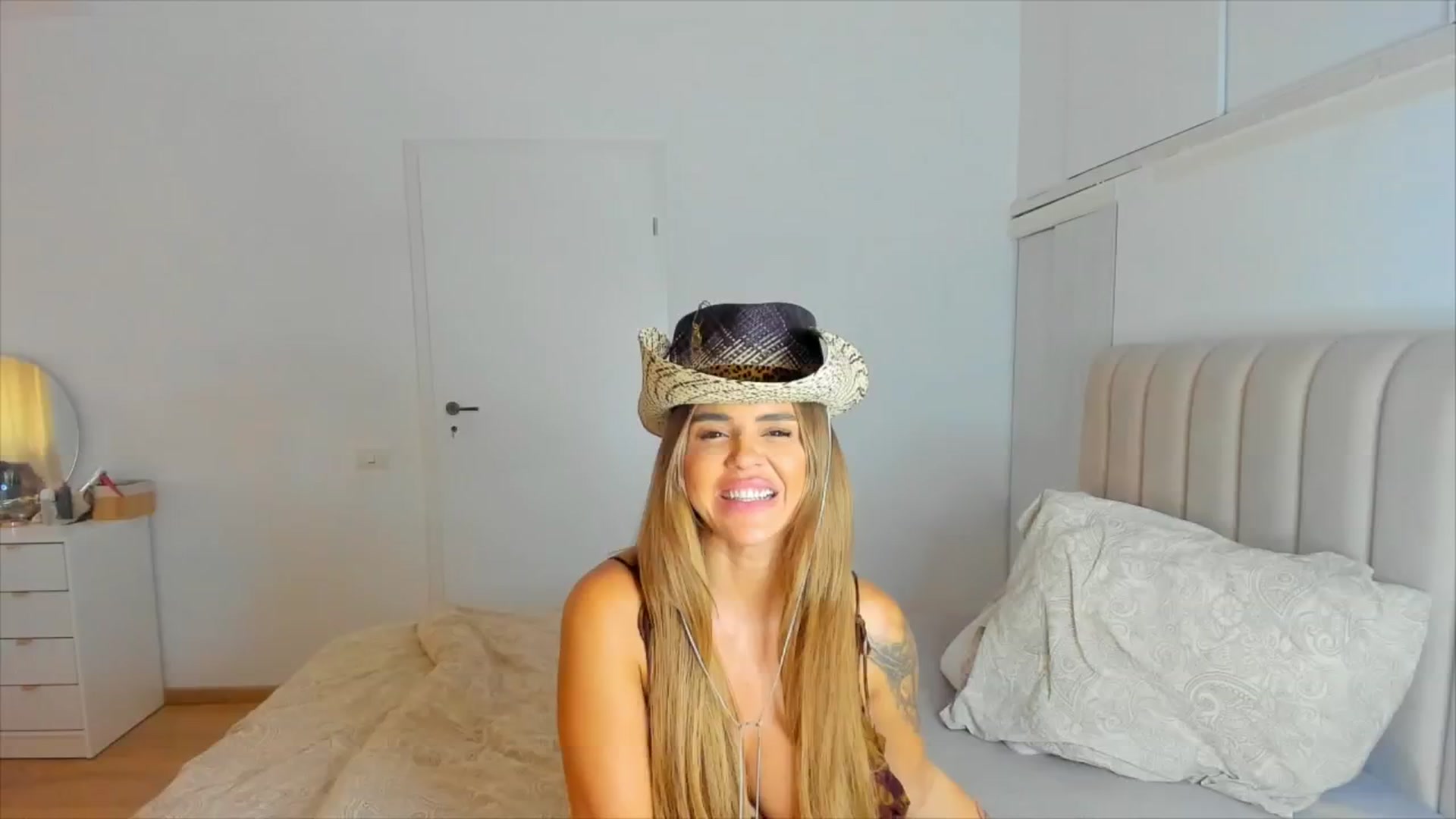 Gallery image thumbnail from DJMonica's myfreecams stream on, 11/14/2024, 12:52 image 15 of 20