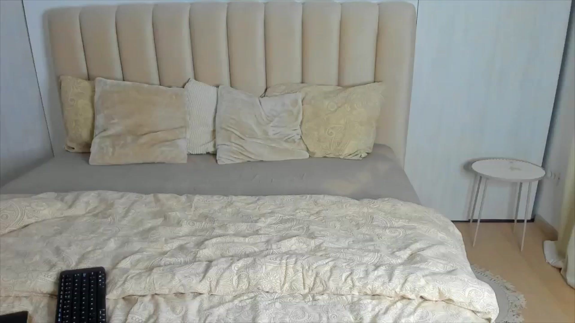 Gallery image thumbnail from DJMonica's myfreecams stream on, 11/15/2024, 17:10 image 2 of 20
