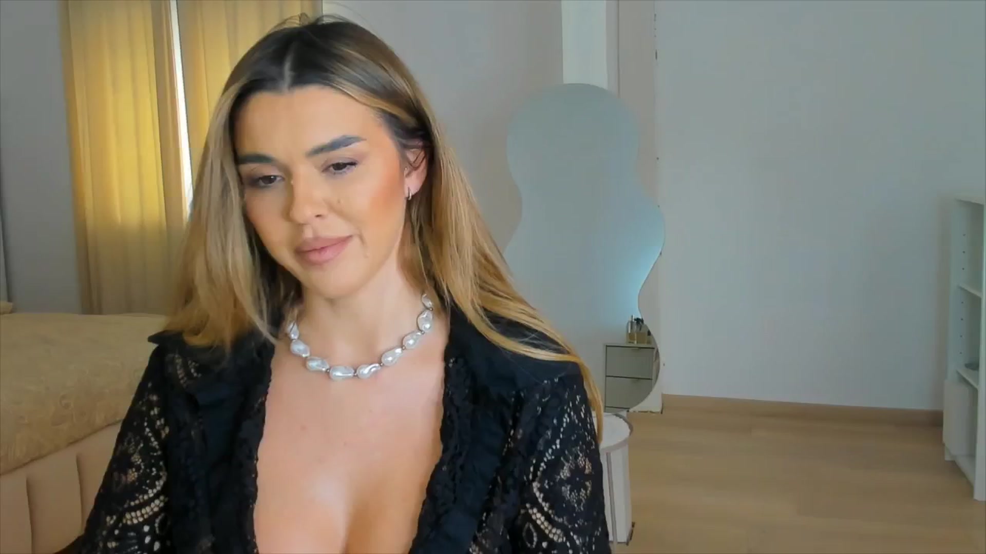 Gallery image thumbnail from DJMonica's myfreecams stream on, 11/18/2024, 12:26 image 9 of 20