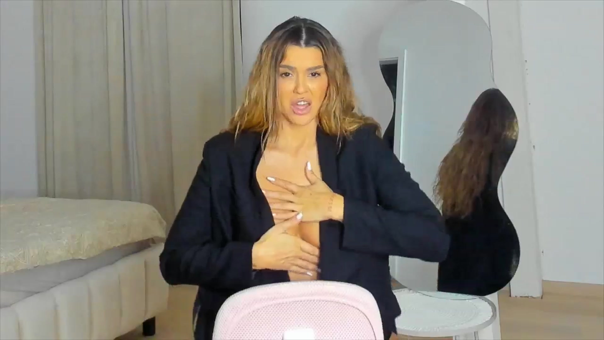 Gallery image thumbnail from DJMonica's myfreecams stream on, 11/21/2024, 15:27 image 18 of 20