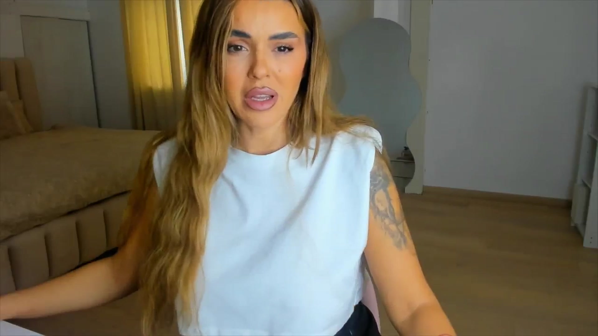 Gallery image thumbnail from DJMonica's myfreecams stream on, 11/23/2024, 13:47 image 5 of 20