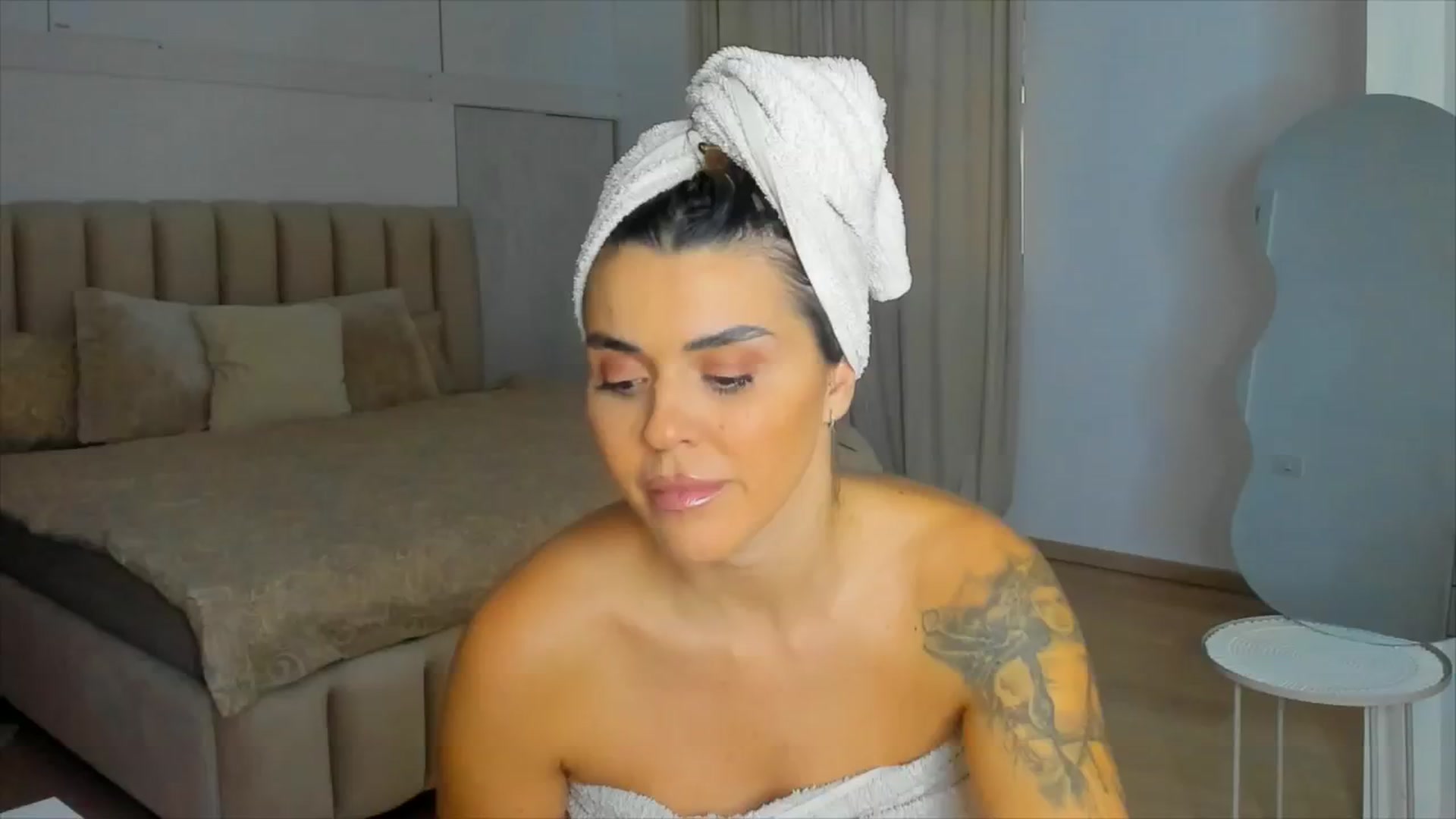 Gallery image thumbnail from DJMonica's myfreecams stream on, 11/23/2024, 14:43 image 15 of 20