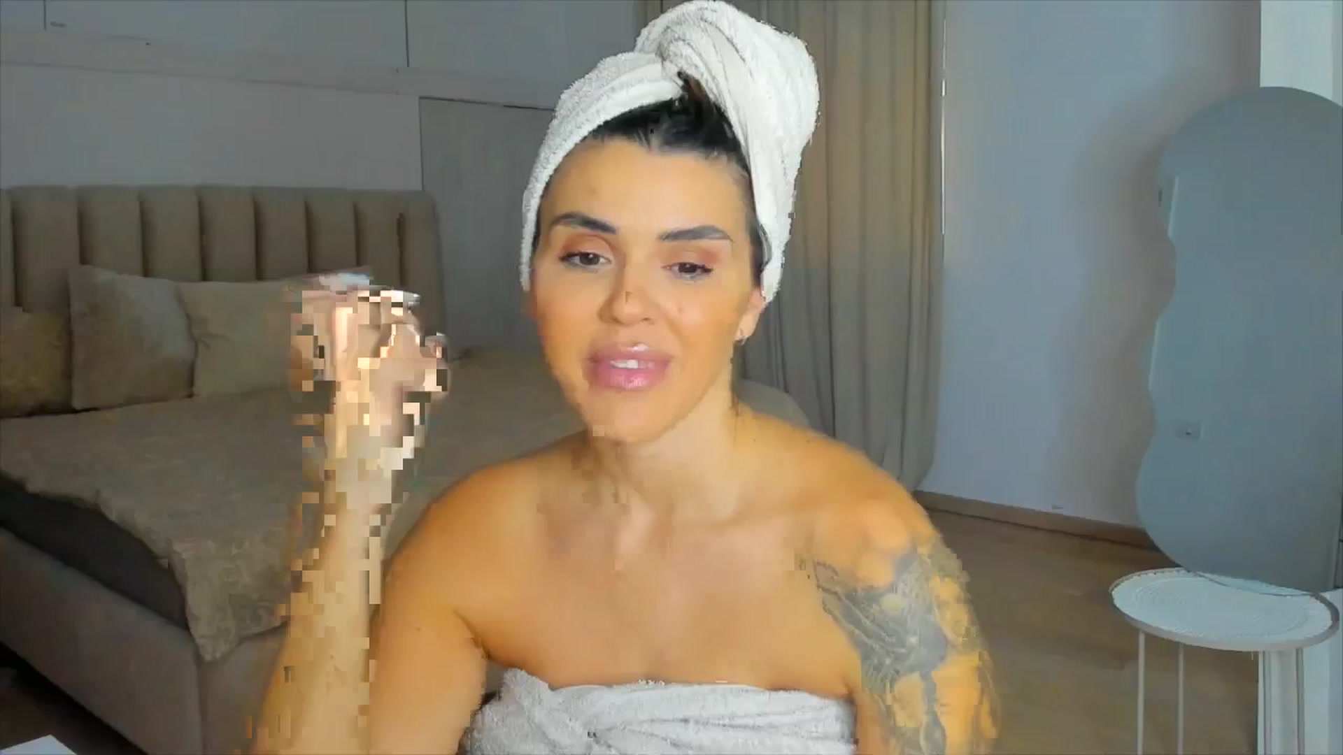 Gallery image thumbnail from DJMonica's myfreecams stream on, 11/23/2024, 14:43 image 7 of 20