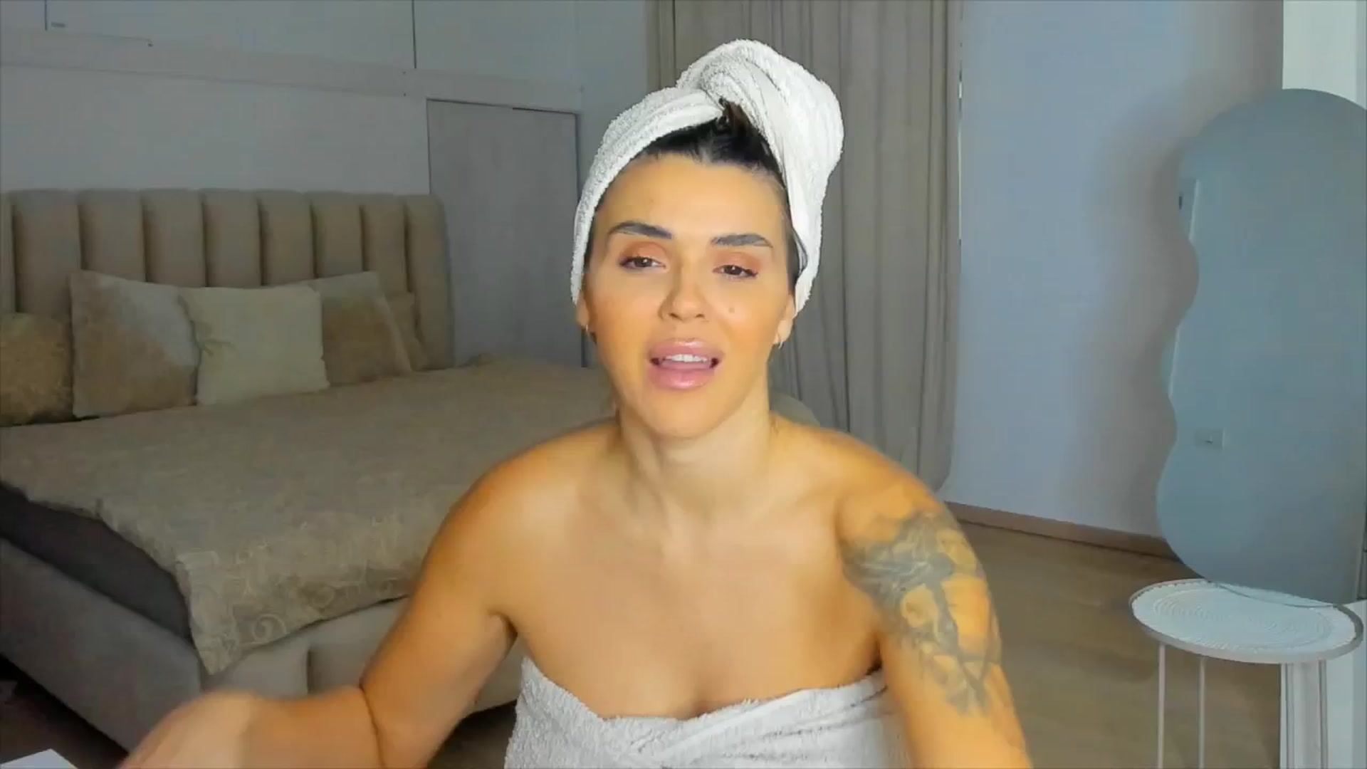 Gallery image thumbnail from DJMonica's myfreecams stream on, 11/23/2024, 14:43 image 20 of 20