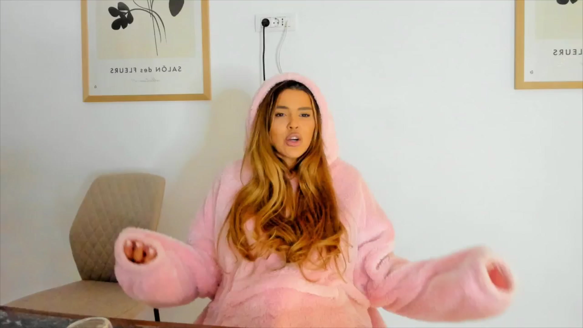 Gallery image thumbnail from DJMonica's myfreecams stream on, 11/26/2024, 13:37 image 15 of 20