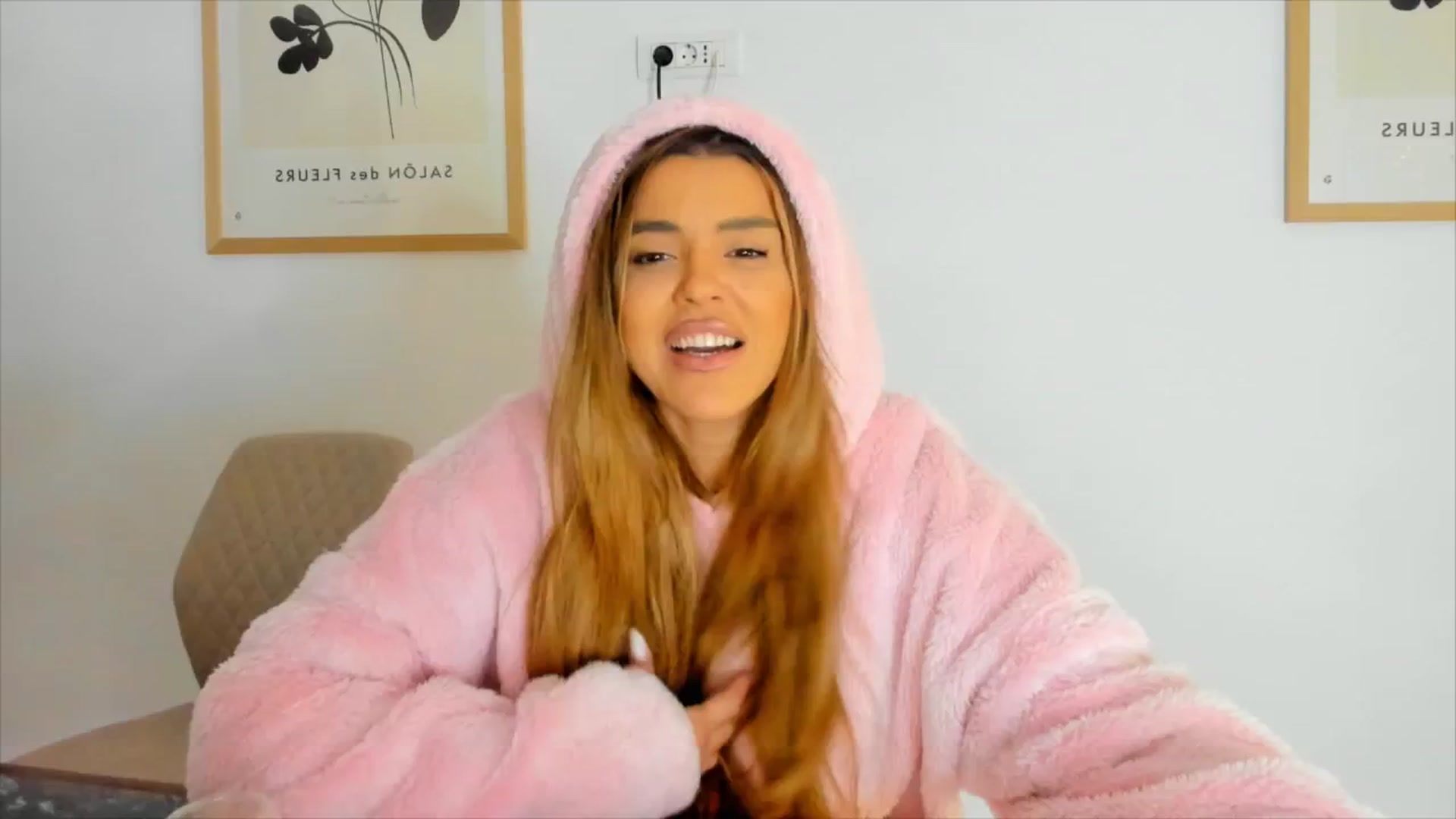 Gallery image thumbnail from DJMonica's myfreecams stream on, 11/26/2024, 13:37 image 16 of 20