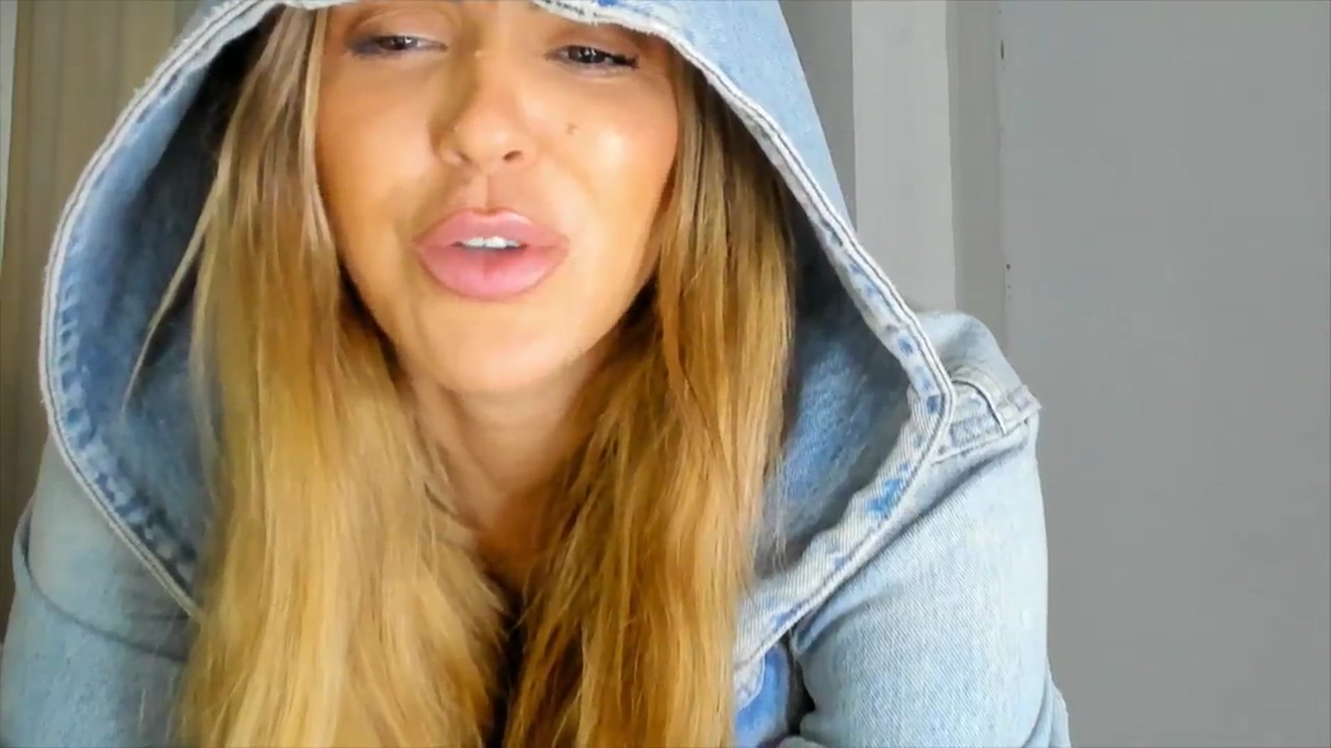 Gallery image thumbnail from DJMonica's myfreecams stream on, 11/30/2024, 14:12 image 9 of 20