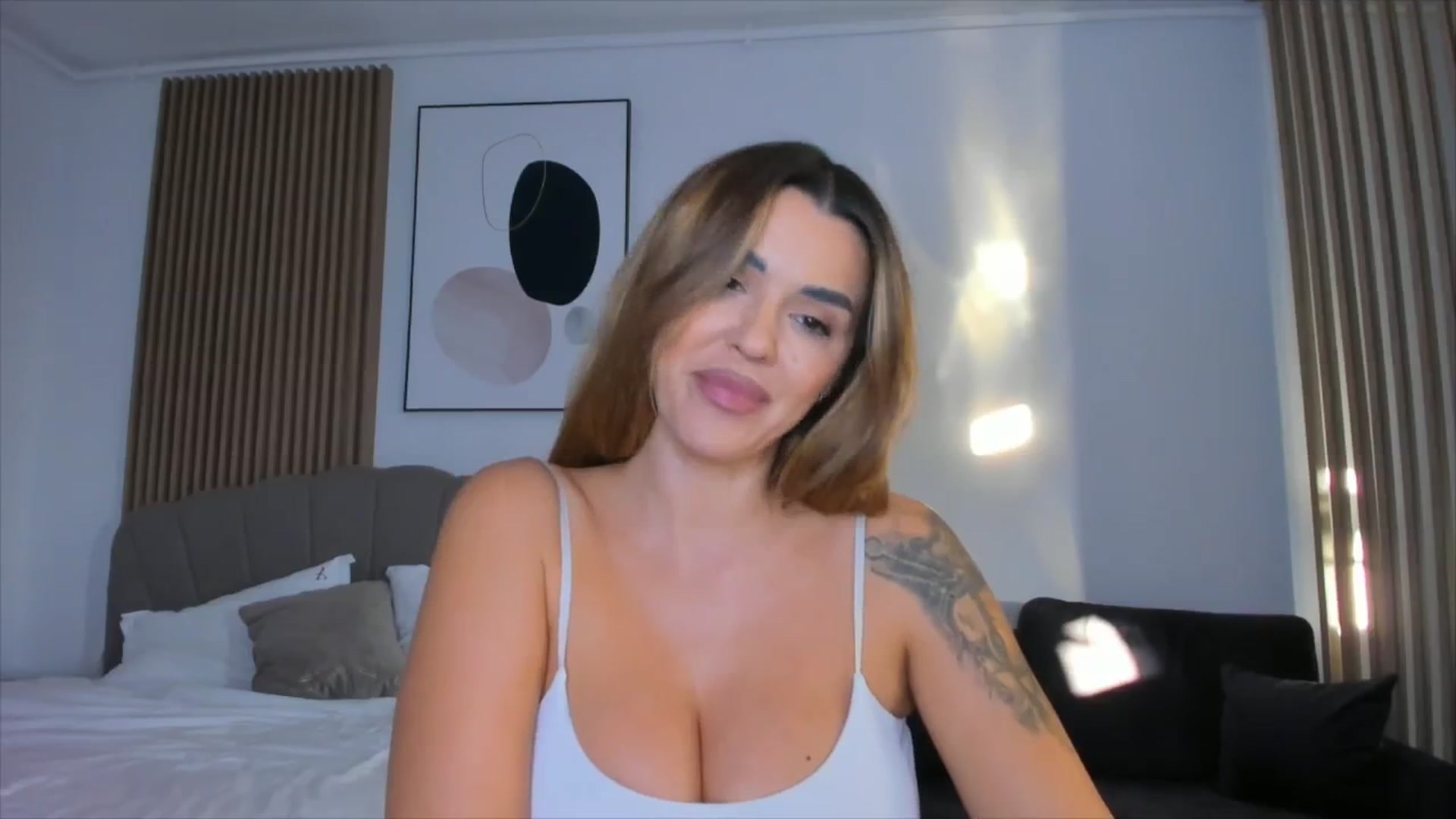 Gallery image thumbnail from DJMonica's myfreecams stream on, 01/17/2025, 14:01 image 13 of 20