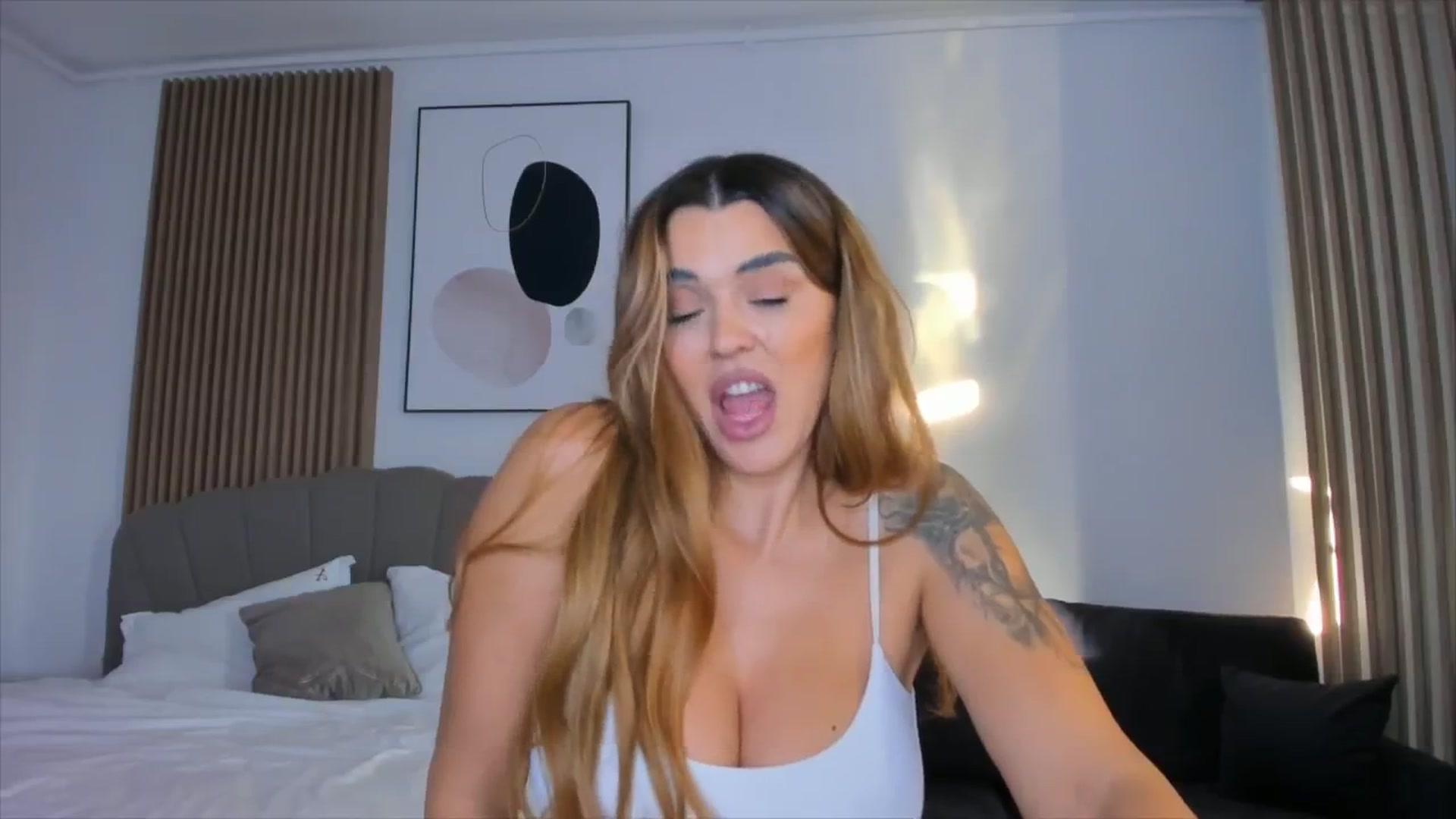 Gallery image thumbnail from DJMonica's myfreecams stream on, 01/17/2025, 14:01 image 20 of 20