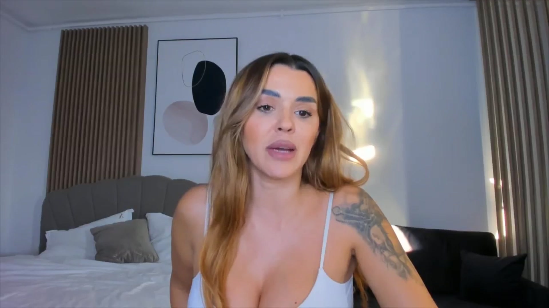 Gallery image thumbnail from DJMonica's myfreecams stream on, 01/17/2025, 14:01 image 18 of 20
