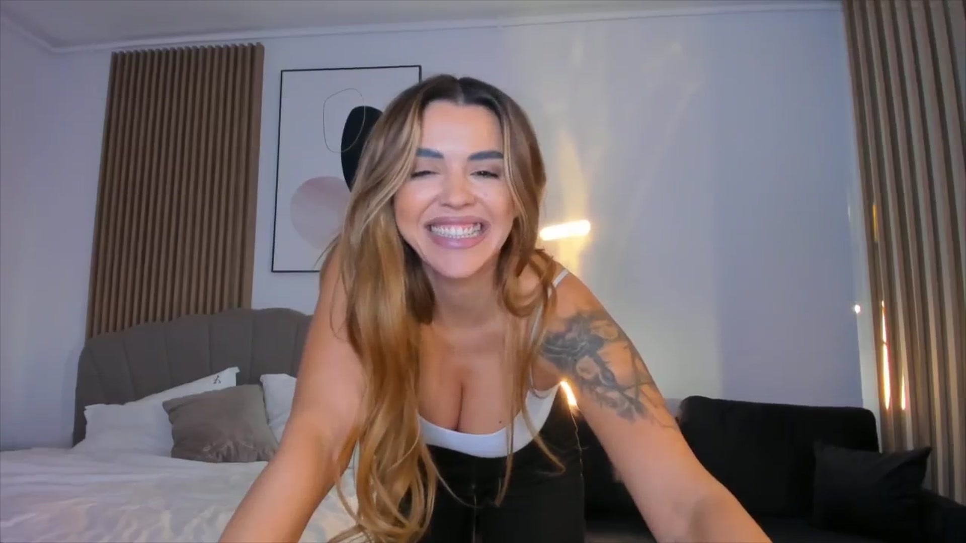 Gallery image thumbnail from DJMonica's myfreecams stream on, 01/17/2025, 14:51 image 5 of 20