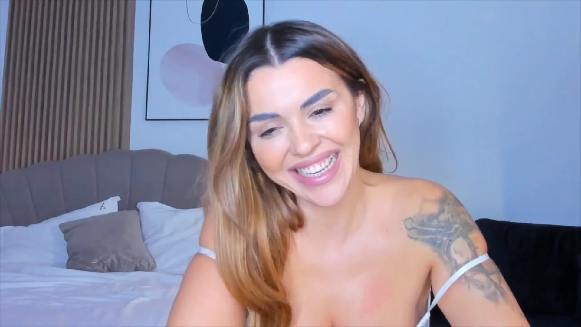 Gallery image thumbnail from DJMonica's myfreecams stream on, 01/17/2025, 14:51 image 18 of 20