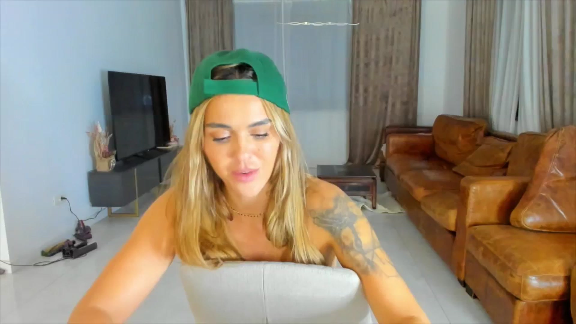 Gallery image thumbnail from DJMonica's myfreecams stream on, 04/06/2025, 14:19 image 19 of 20