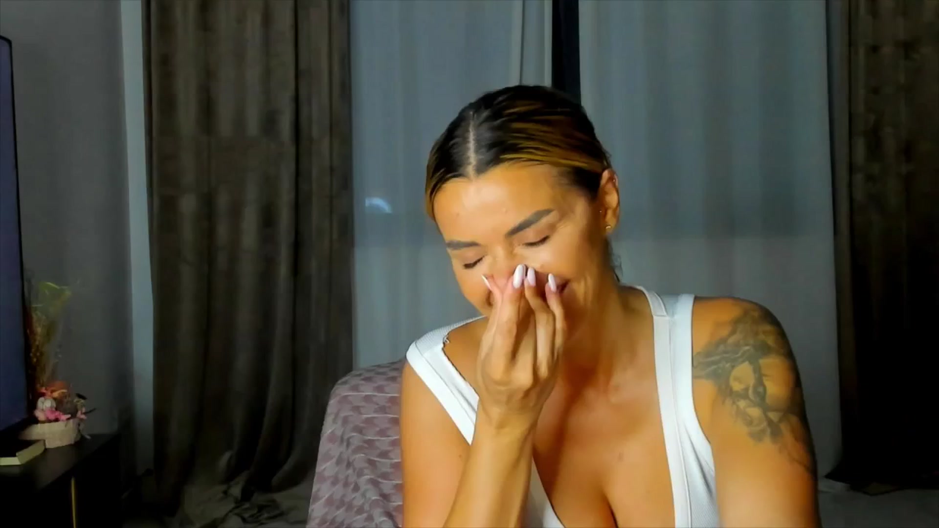 Gallery image thumbnail from DJMonica's myfreecams stream on, 04/22/2025, 15:34 image 11 of 20