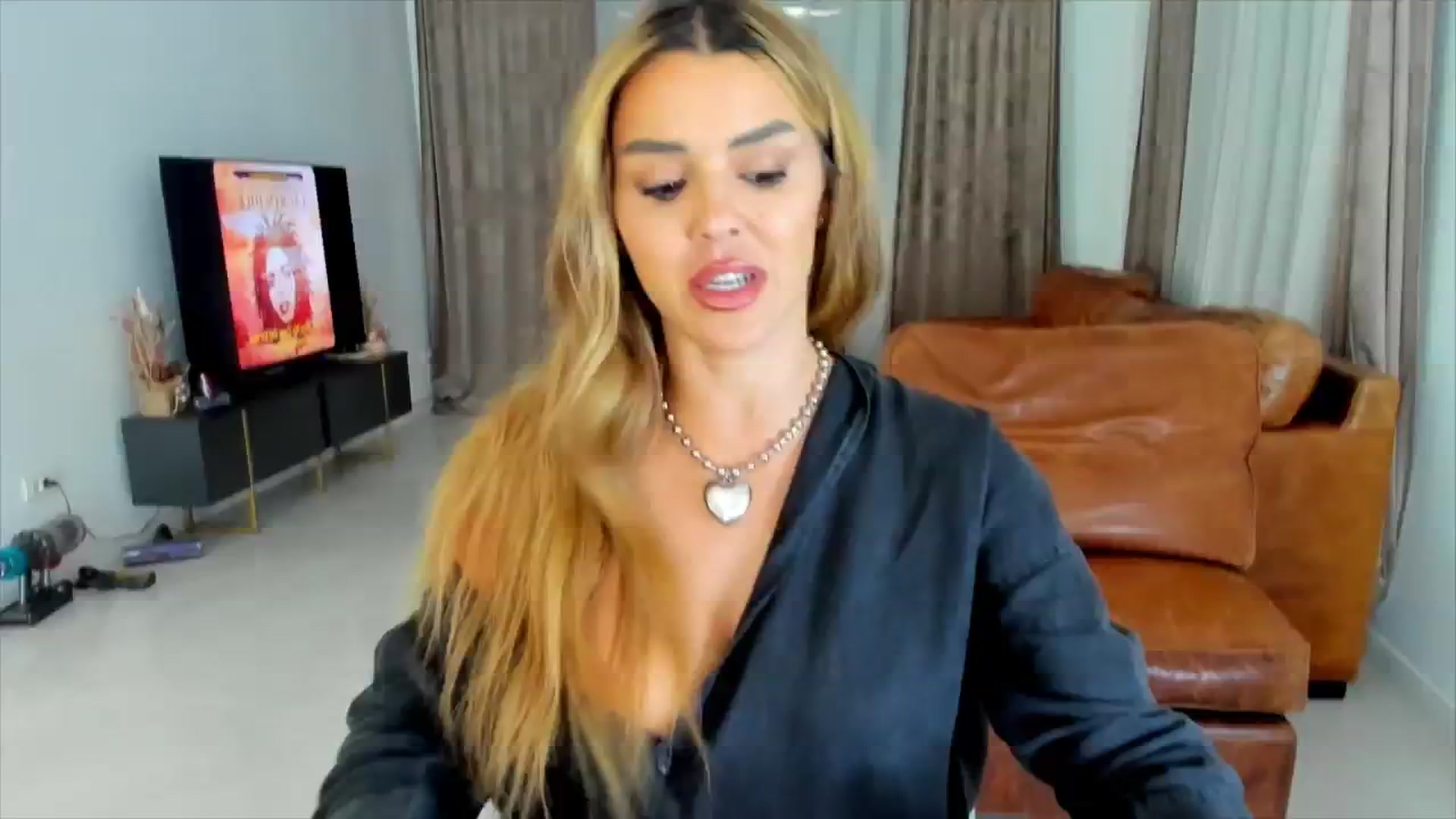 Gallery image thumbnail from DJMonica's myfreecams stream on, 04/25/2025, 11:15 image 3 of 20