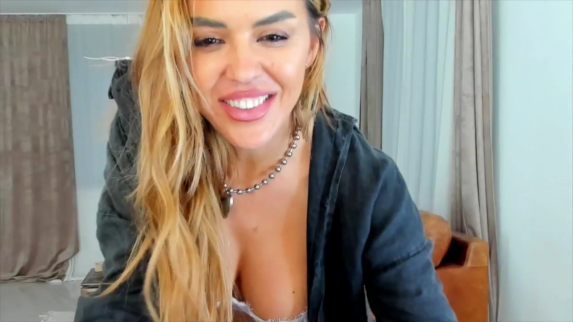 Gallery image thumbnail from DJMonica's myfreecams stream on, 04/25/2025, 14:22 image 6 of 20