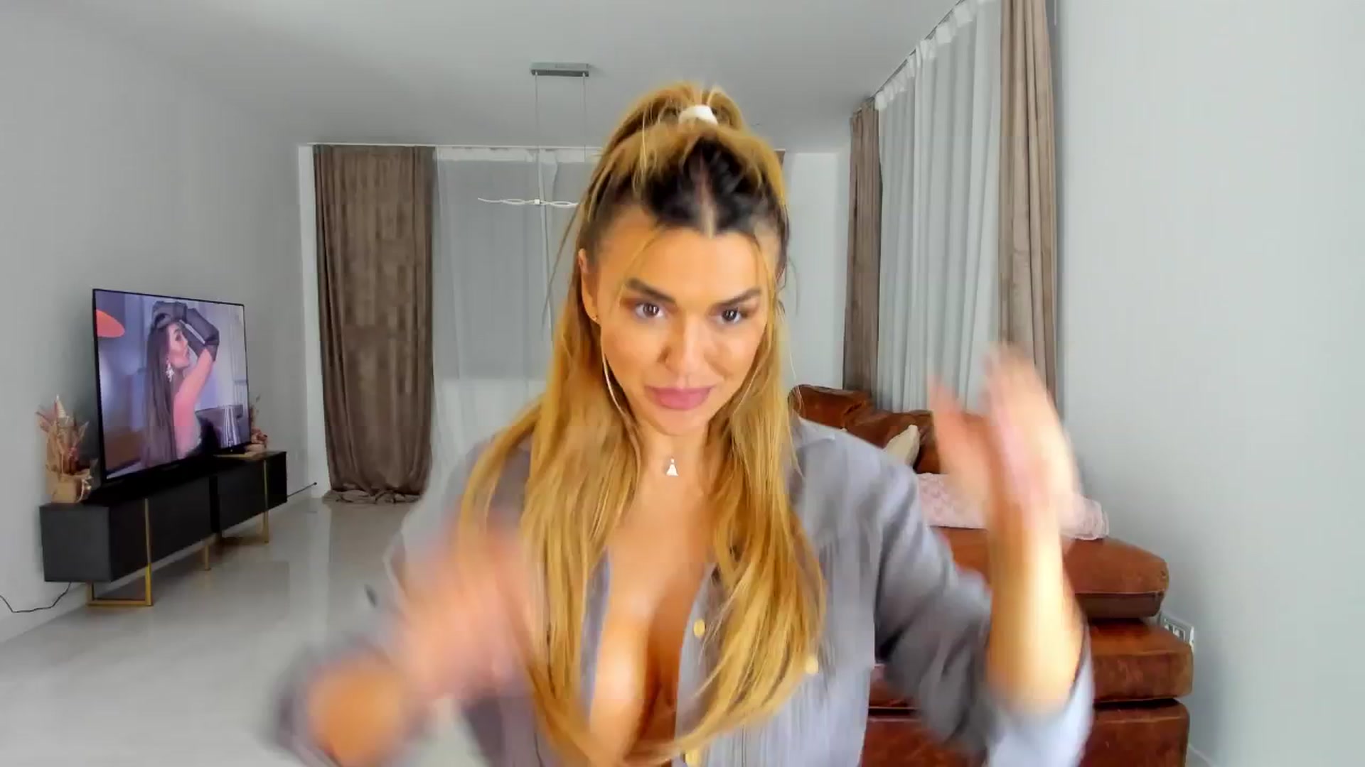 Gallery image thumbnail from DJMonica's myfreecams stream on, 05/13/2025, 12:36 image 2 of 20