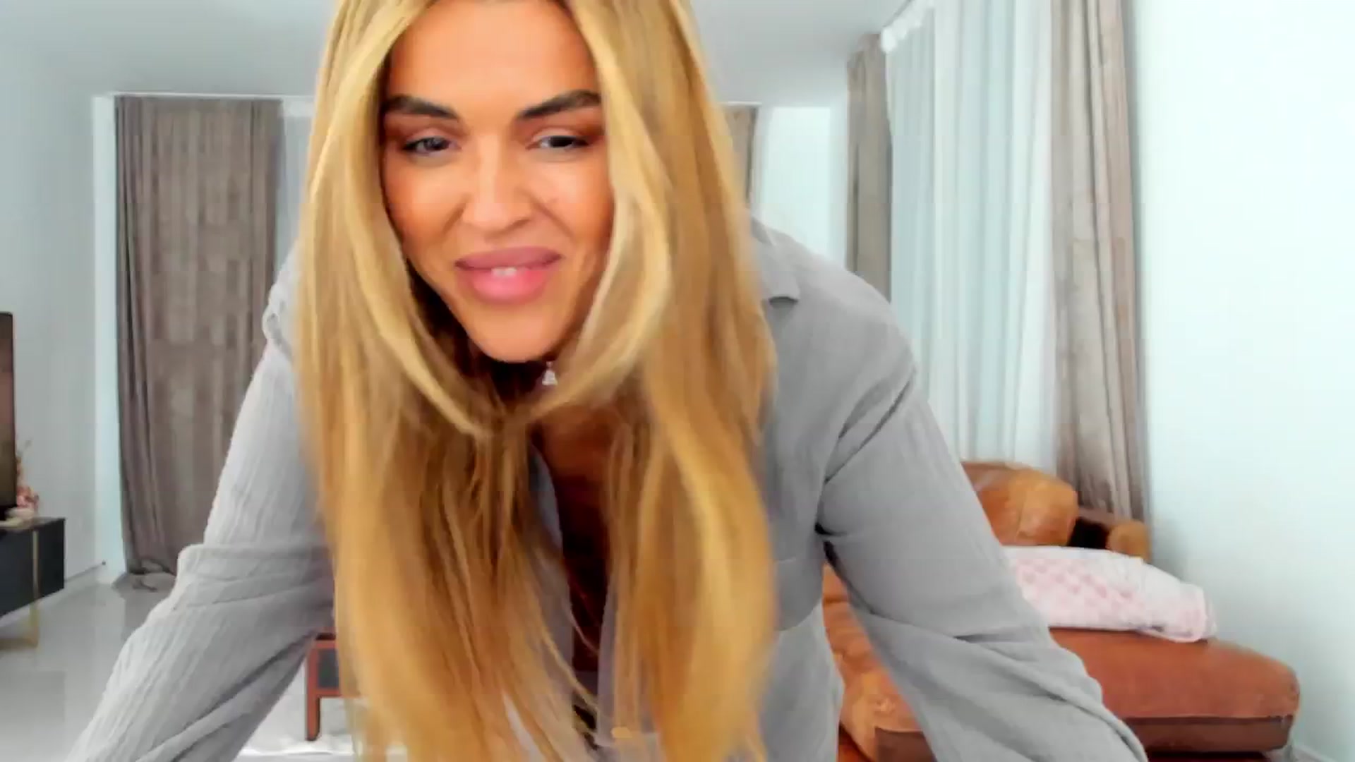 Gallery image thumbnail from DJMonica's myfreecams stream on, 05/13/2025, 12:36 image 18 of 20