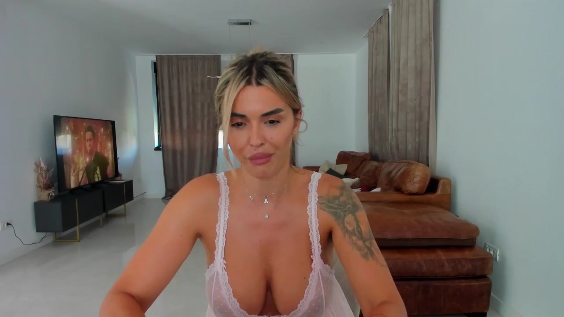 Gallery image thumbnail from DJMonica's myfreecams stream on, 06/24/2025, 11:48 image 12 of 20