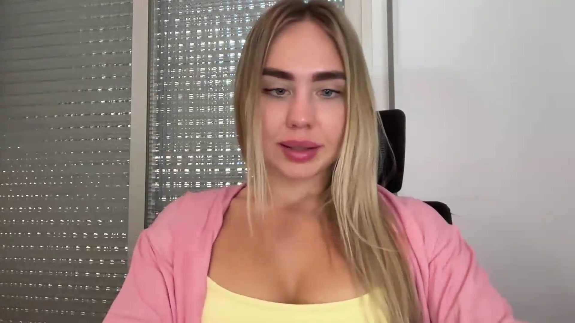 Gallery image thumbnail from DJ_Lol's myfreecams stream on, 07/01/2026, 18:18 image 3 of 20