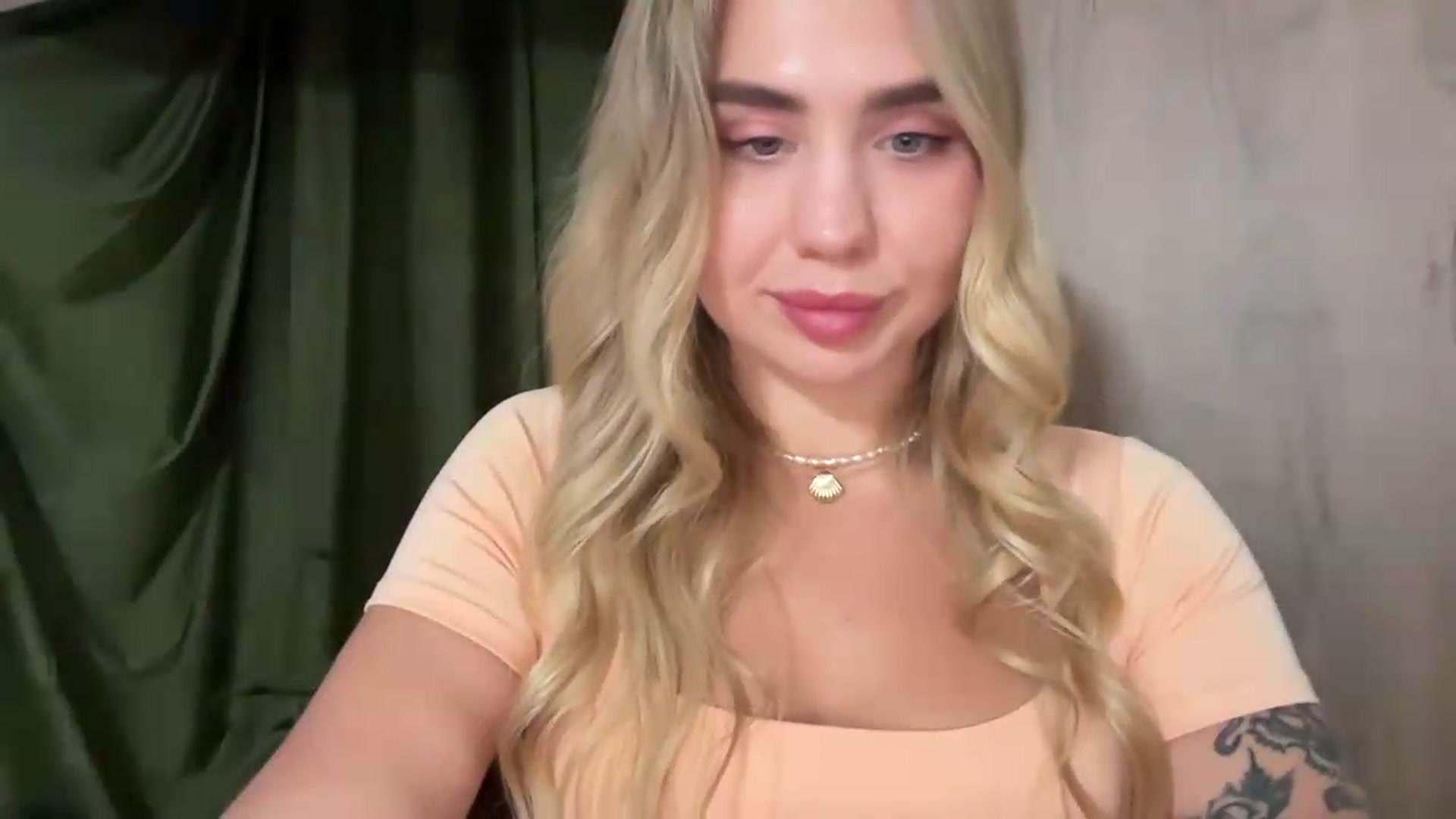 Gallery image thumbnail from DJ_Lol's myfreecams stream on, 08/20/2026, 14:58 image 6 of 20