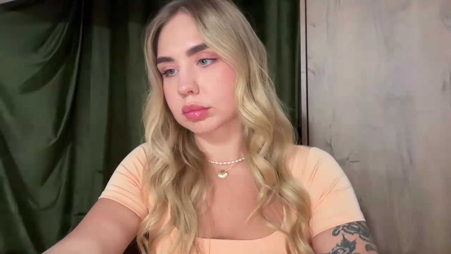 Gallery image thumbnail from DJ_Lol's myfreecams stream on, 08/20/2026, 14:58 image 2 of 20