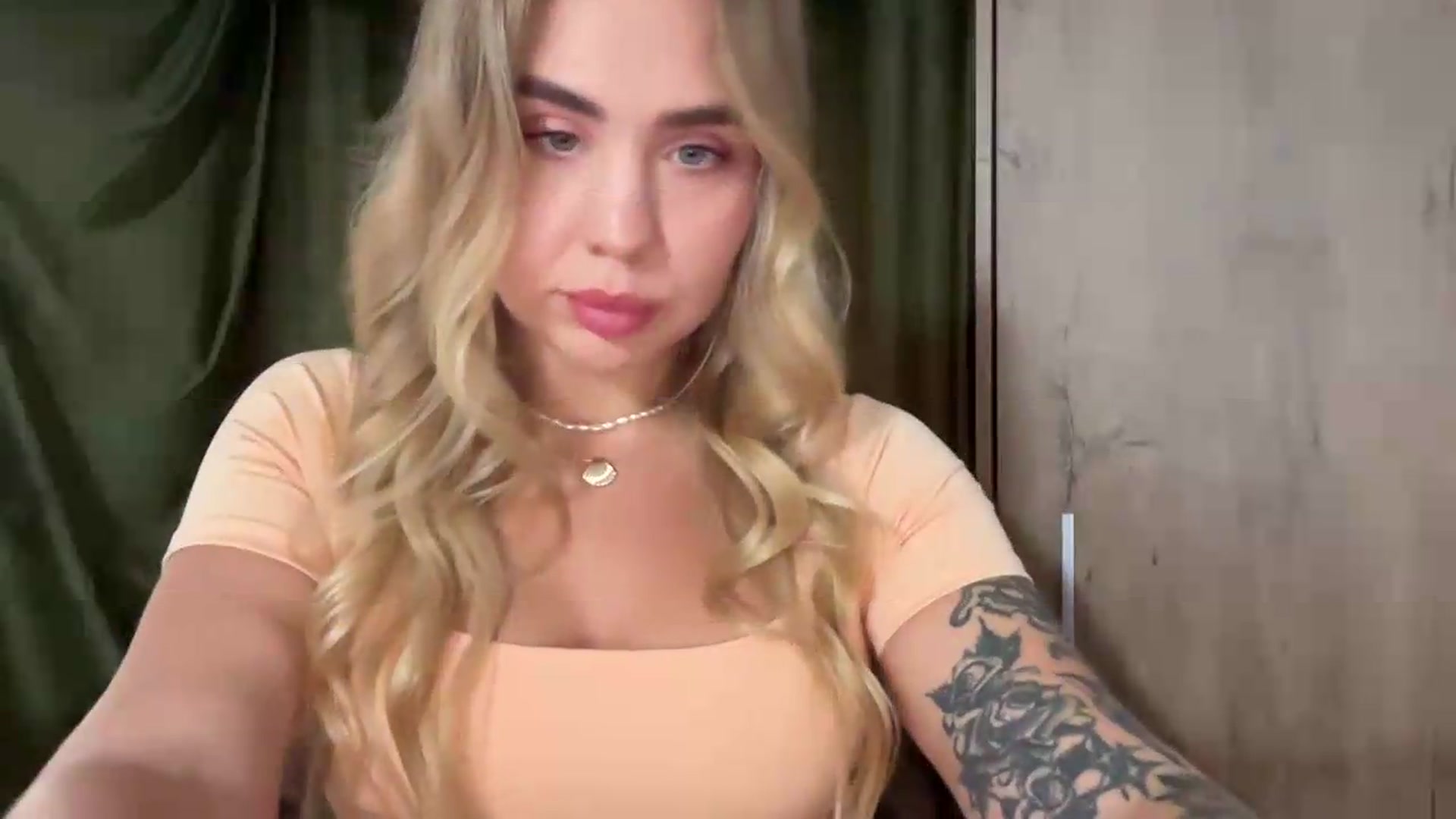 Gallery image thumbnail from DJ_Lol's myfreecams stream on, 08/20/2026, 15:54 image 4 of 20