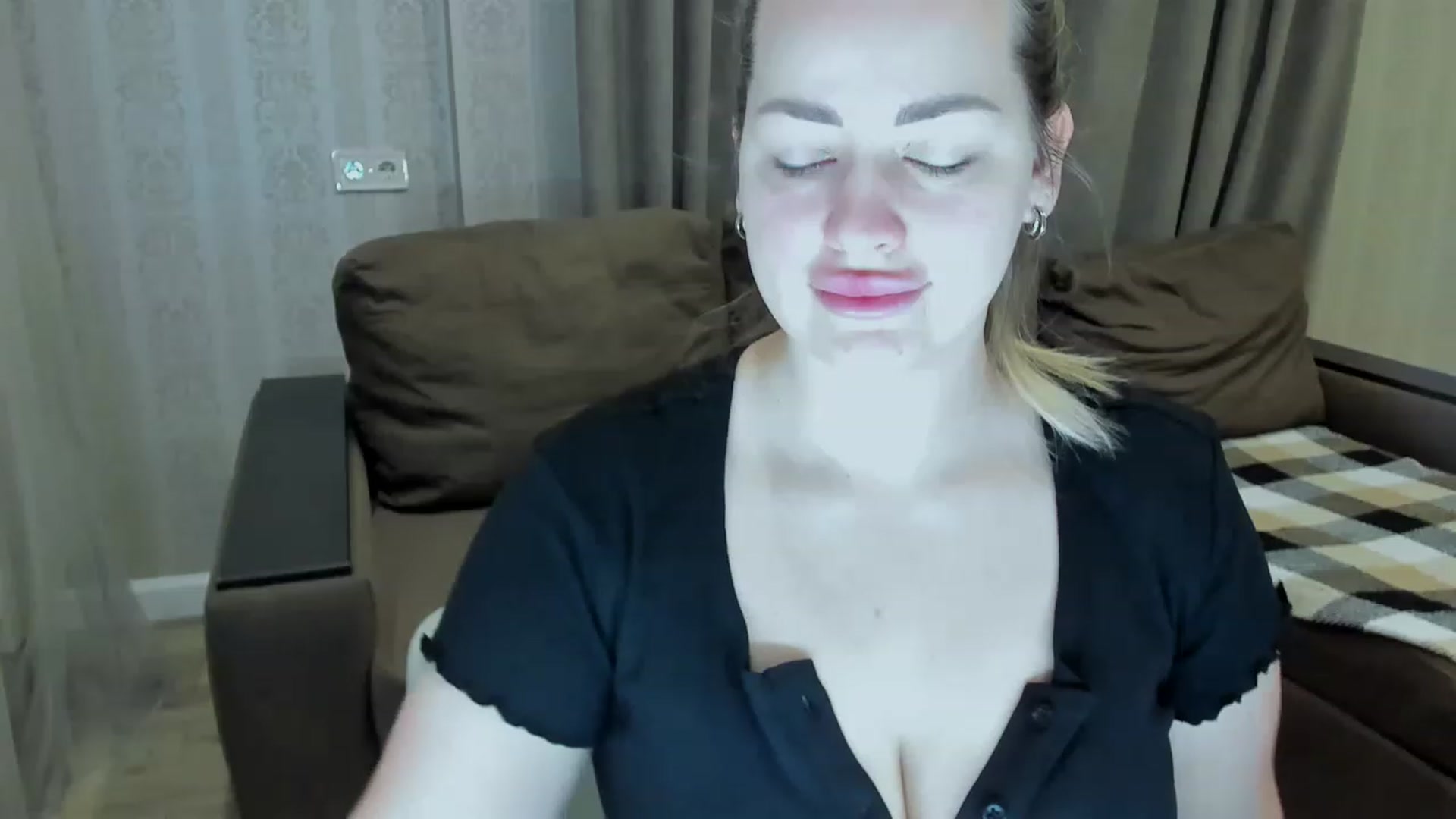 Gallery image thumbnail from DJ_Me_'s myfreecams stream on, 03/28/2023, 04:12 image 6 of 20
