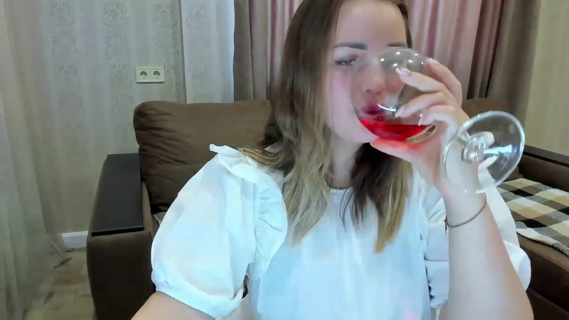 Gallery image thumbnail from DJ_Me_'s myfreecams stream on, 04/17/2023, 07:24 image 16 of 20