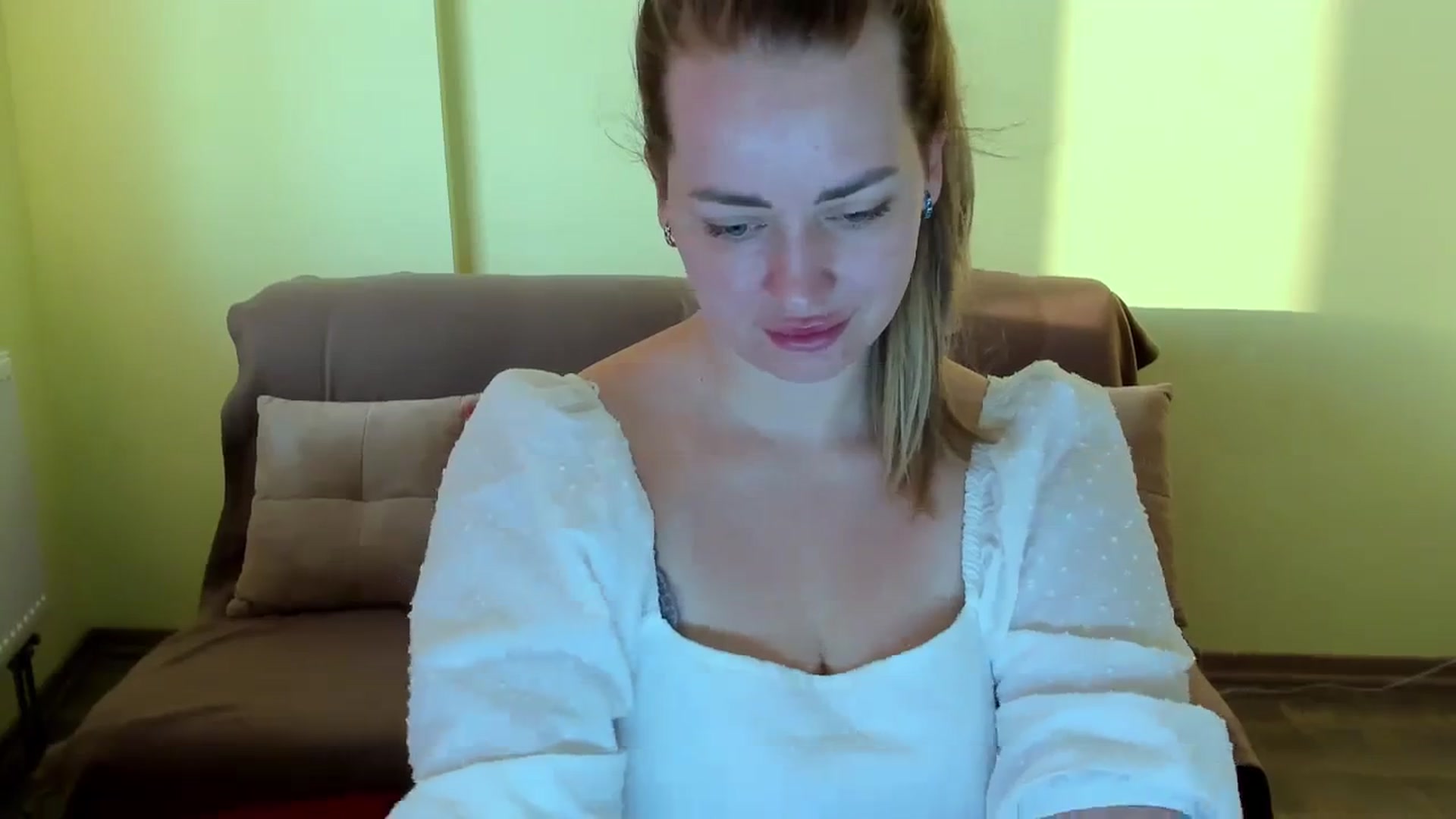 Gallery image thumbnail from DJ_Me_'s myfreecams stream on, 09/01/2023, 04:14 image 5 of 20