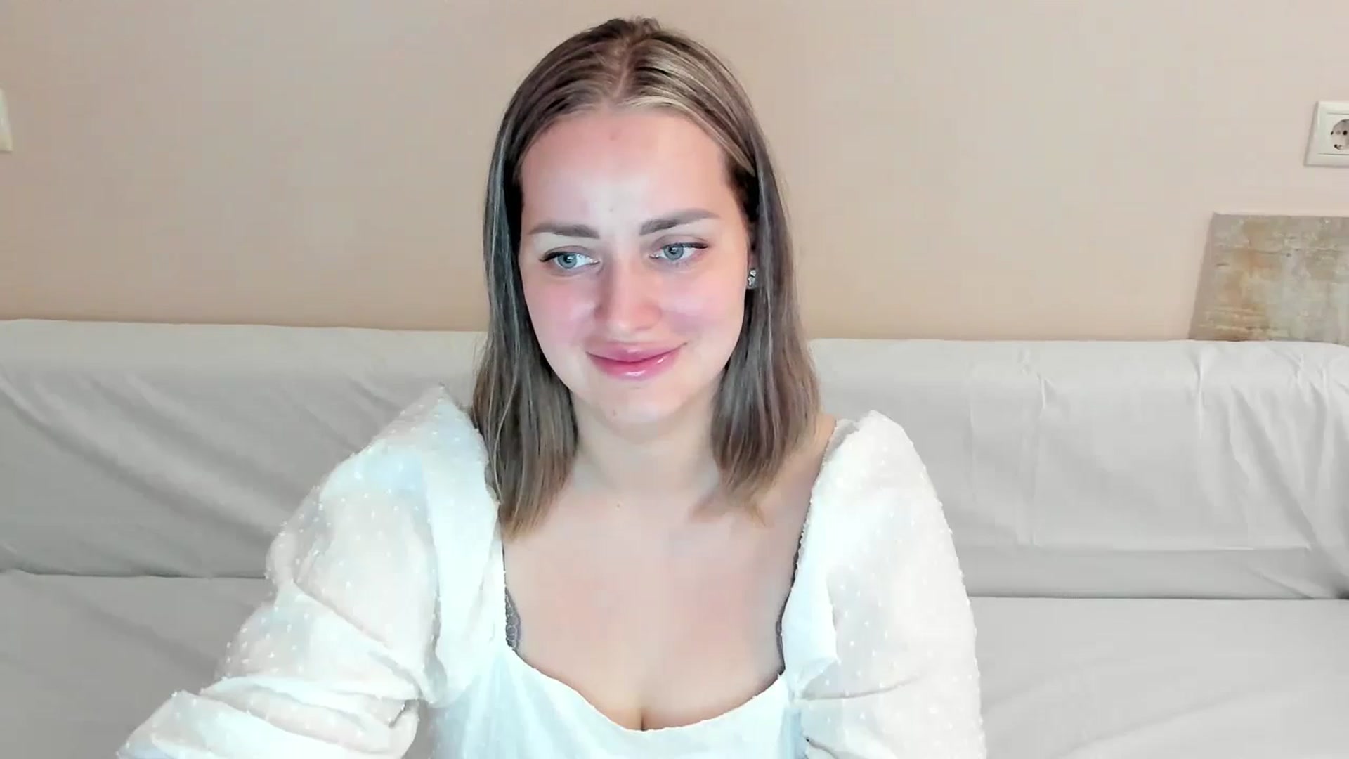 Gallery image thumbnail from DJ_Me_'s myfreecams stream on, 07/26/2024, 13:31 image 5 of 20