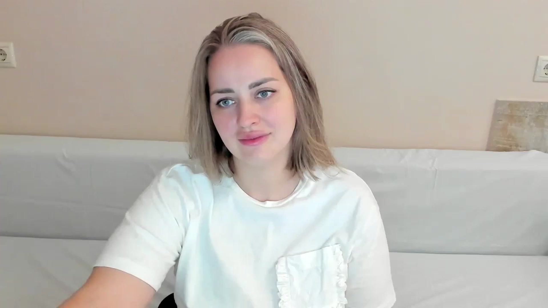 Gallery image thumbnail from DJ_Me_'s myfreecams stream on, 07/27/2024, 13:34 image 5 of 20