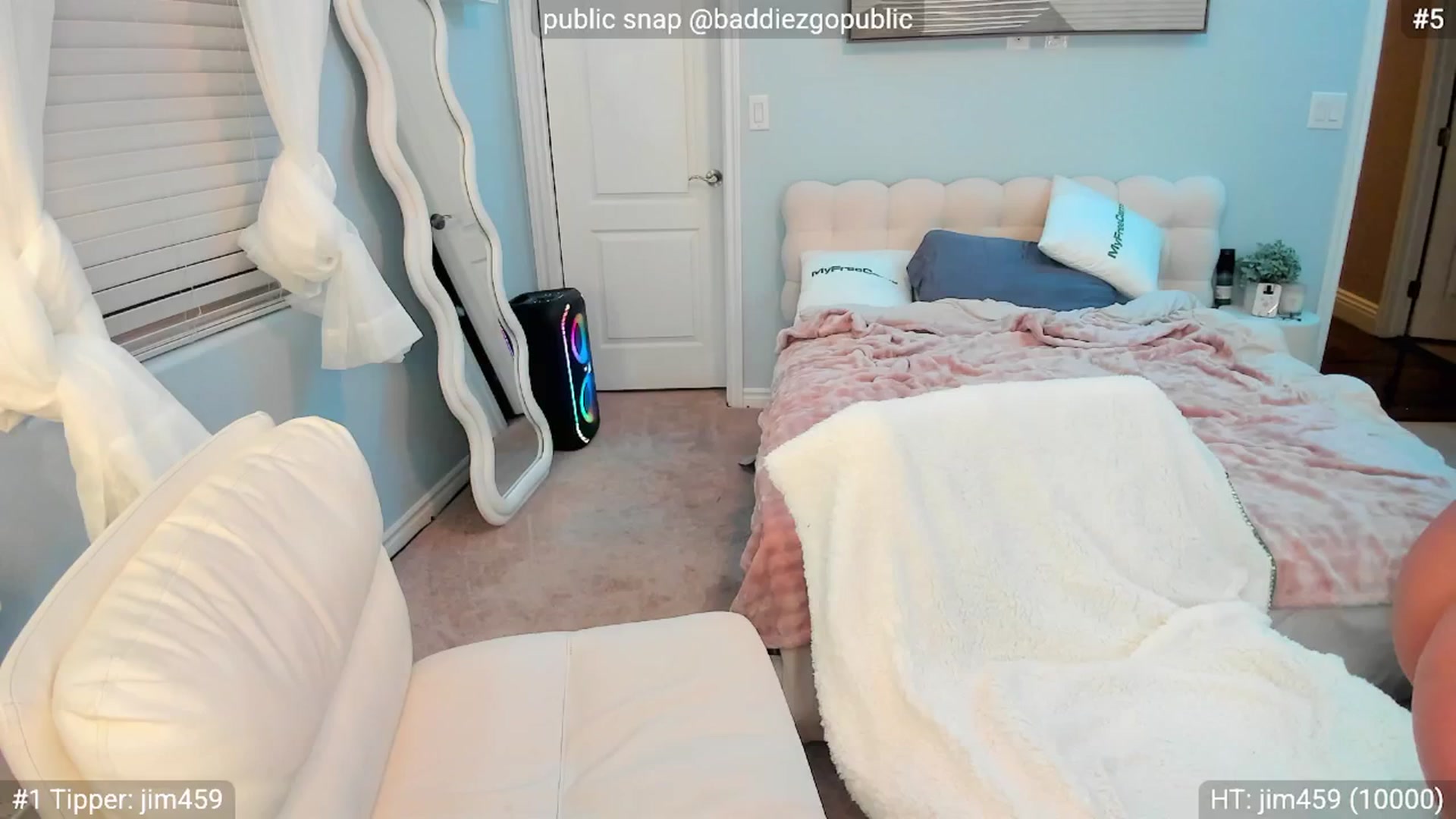 Gallery image thumbnail from DJ_ZYA's myfreecams stream on, 04/01/2025, 08:25 image 5 of 20