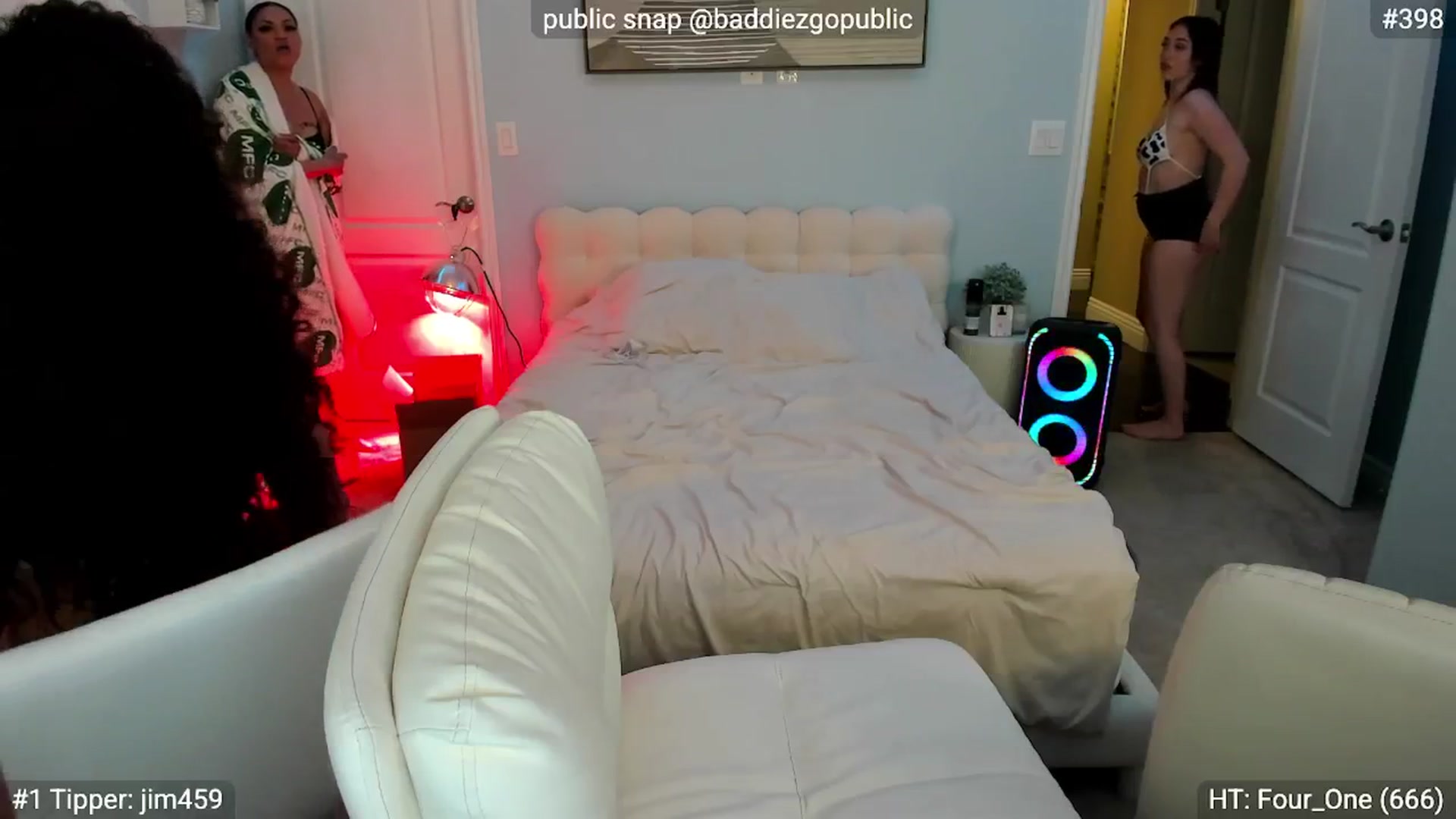 Gallery image thumbnail from DJ_ZYA's myfreecams stream on, 04/18/2025, 07:57 image 7 of 20