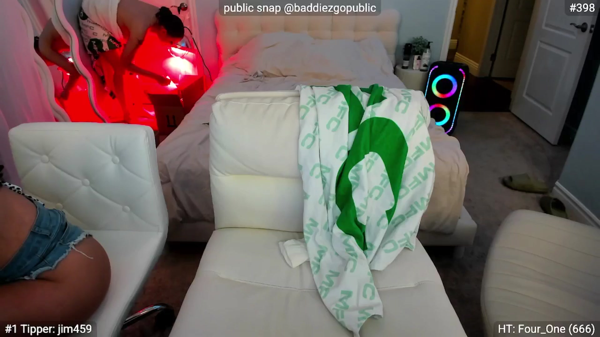 Gallery image thumbnail from DJ_ZYA's myfreecams stream on, 04/18/2025, 07:57 image 9 of 20