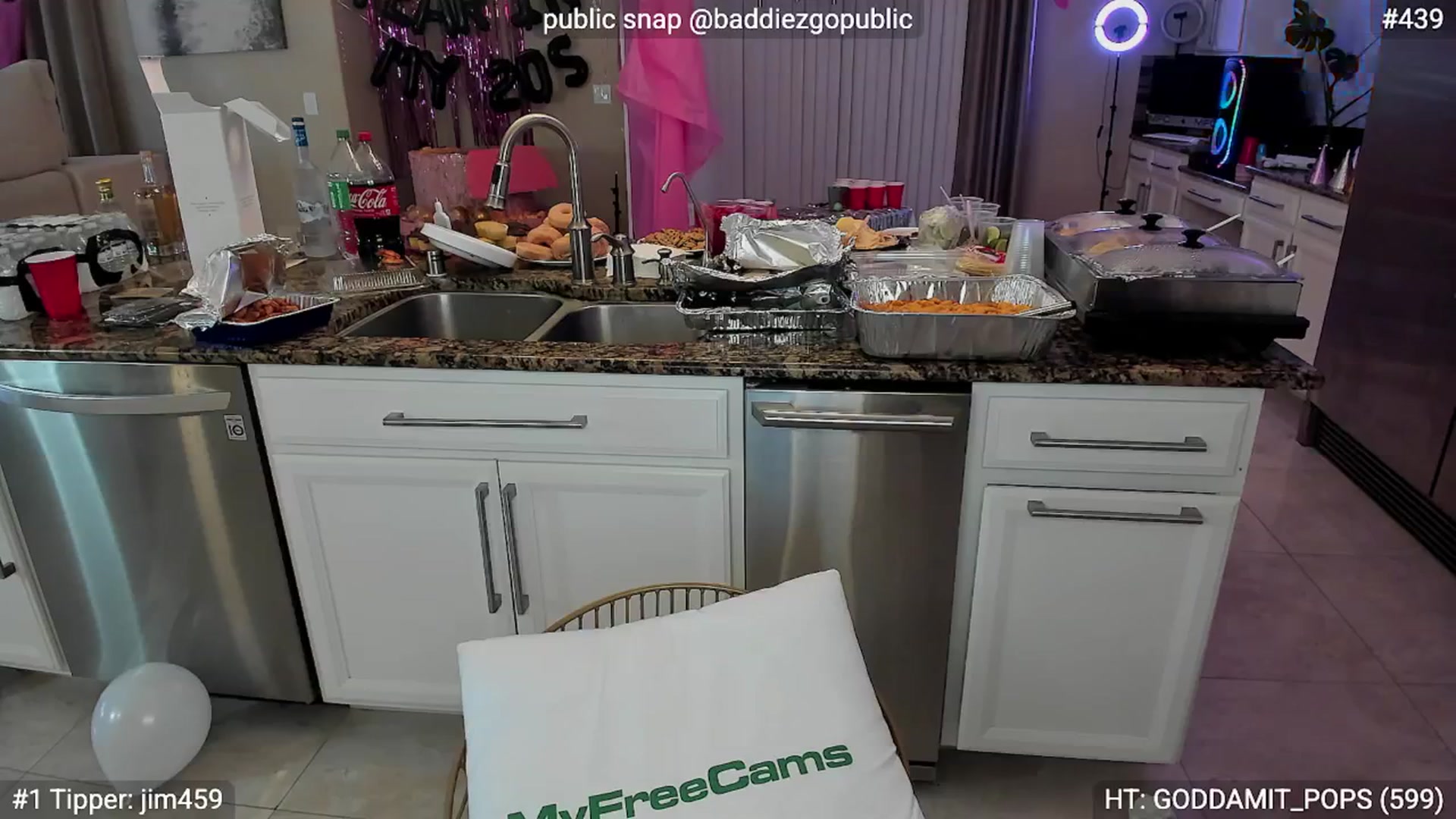 Gallery image thumbnail from DJ_ZYA's myfreecams stream on, 04/22/2025, 09:17 image 3 of 20