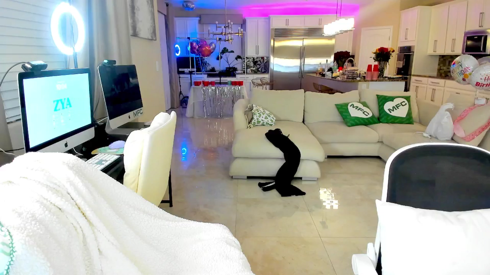 Gallery image thumbnail from DJ_ZYA's myfreecams stream on, 04/23/2025, 07:14 image 8 of 20
