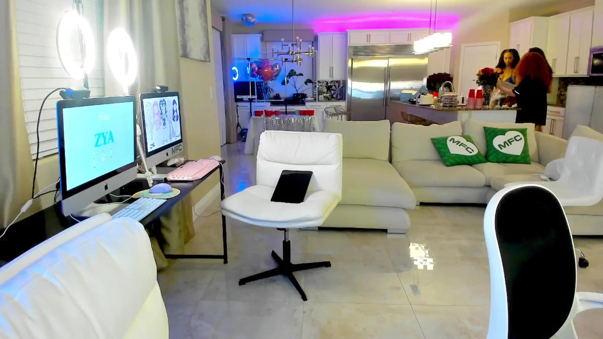 Gallery image thumbnail from DJ_ZYA's myfreecams stream on, 04/23/2025, 07:14 image 19 of 20