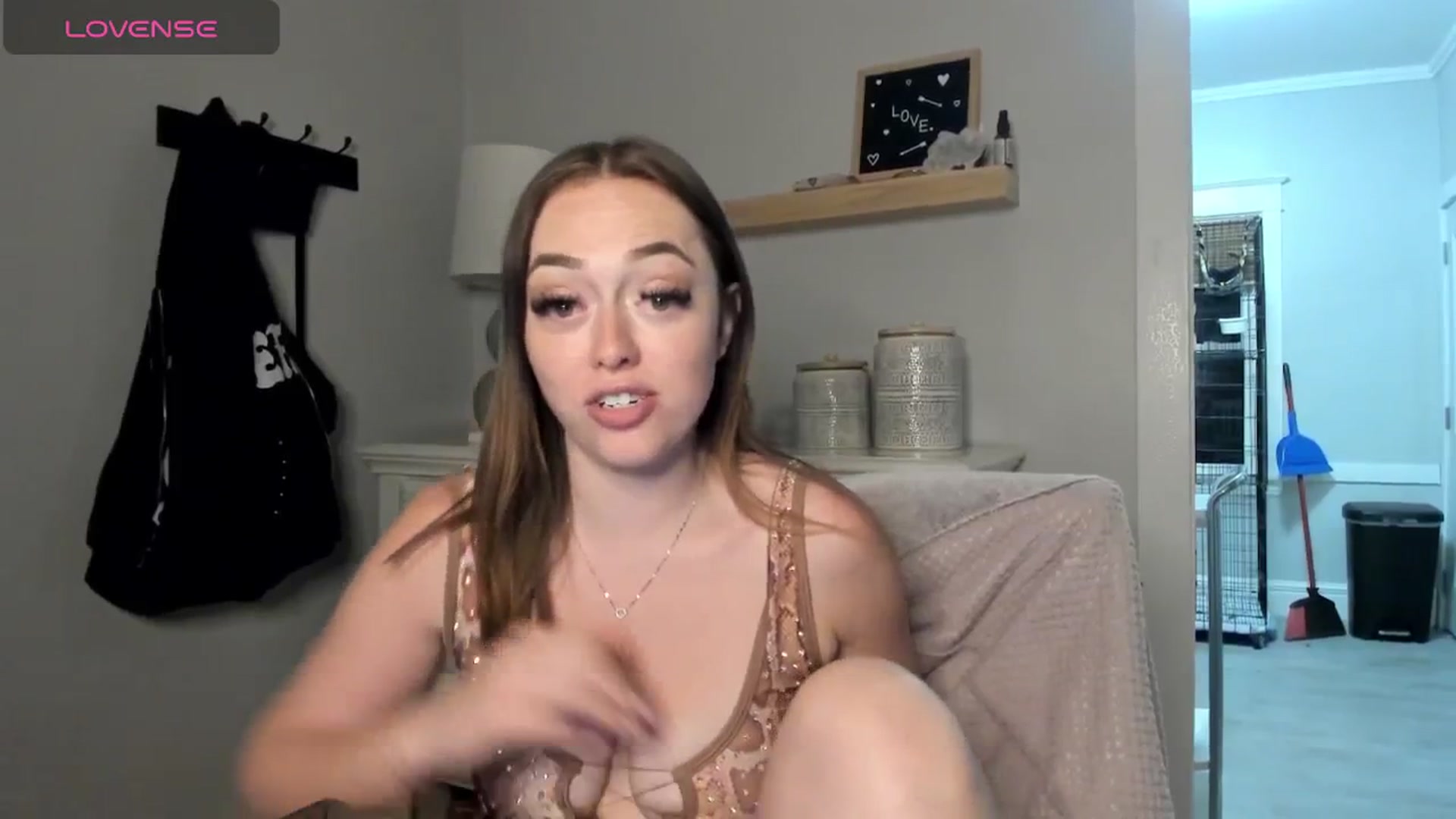Gallery image thumbnail from DJ_ZYA's myfreecams stream on, 05/27/2025, 04:55 image 8 of 20