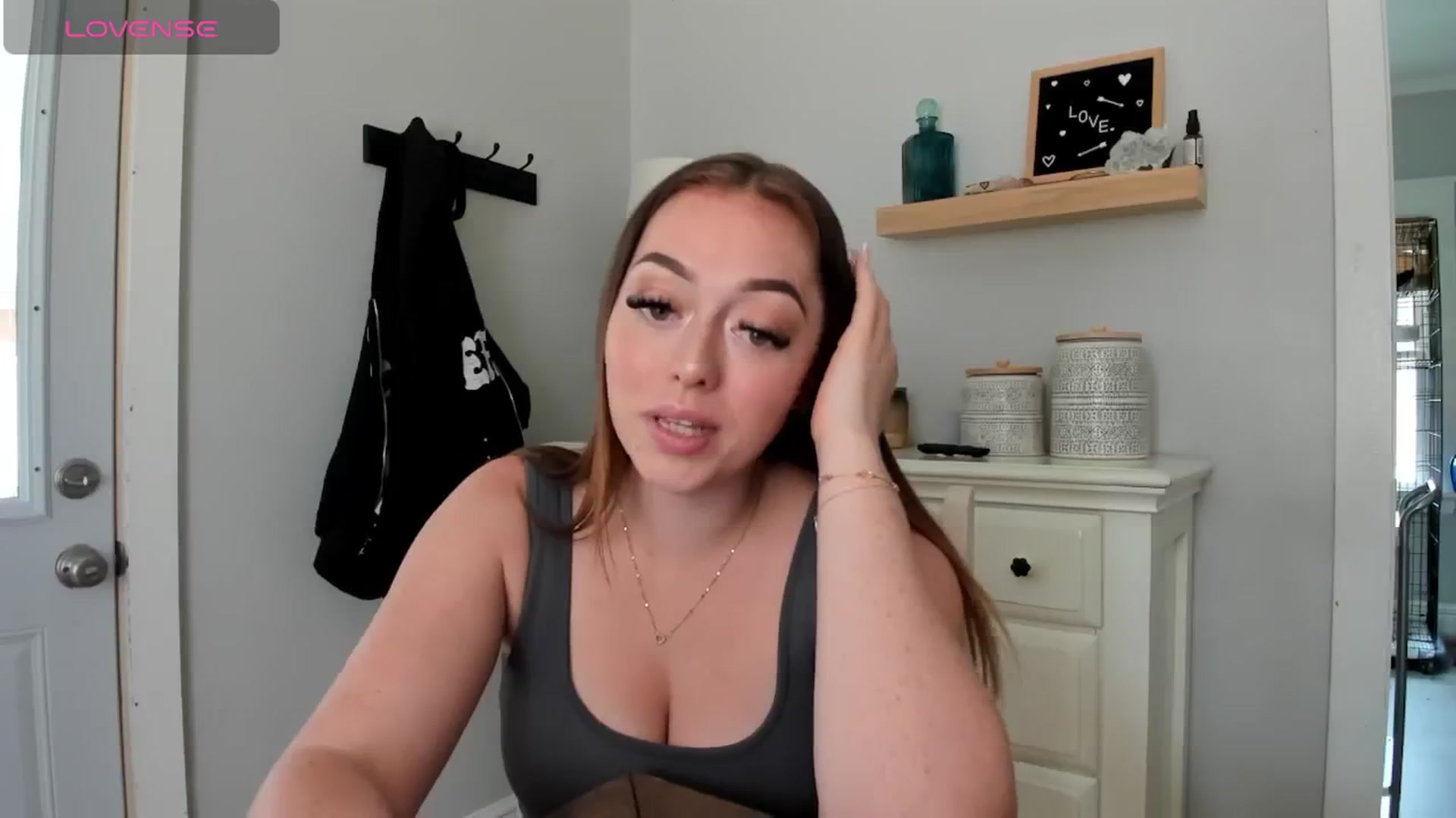 Gallery image thumbnail from DJ_ZYA's myfreecams stream on, 05/27/2025, 22:09 image 4 of 20